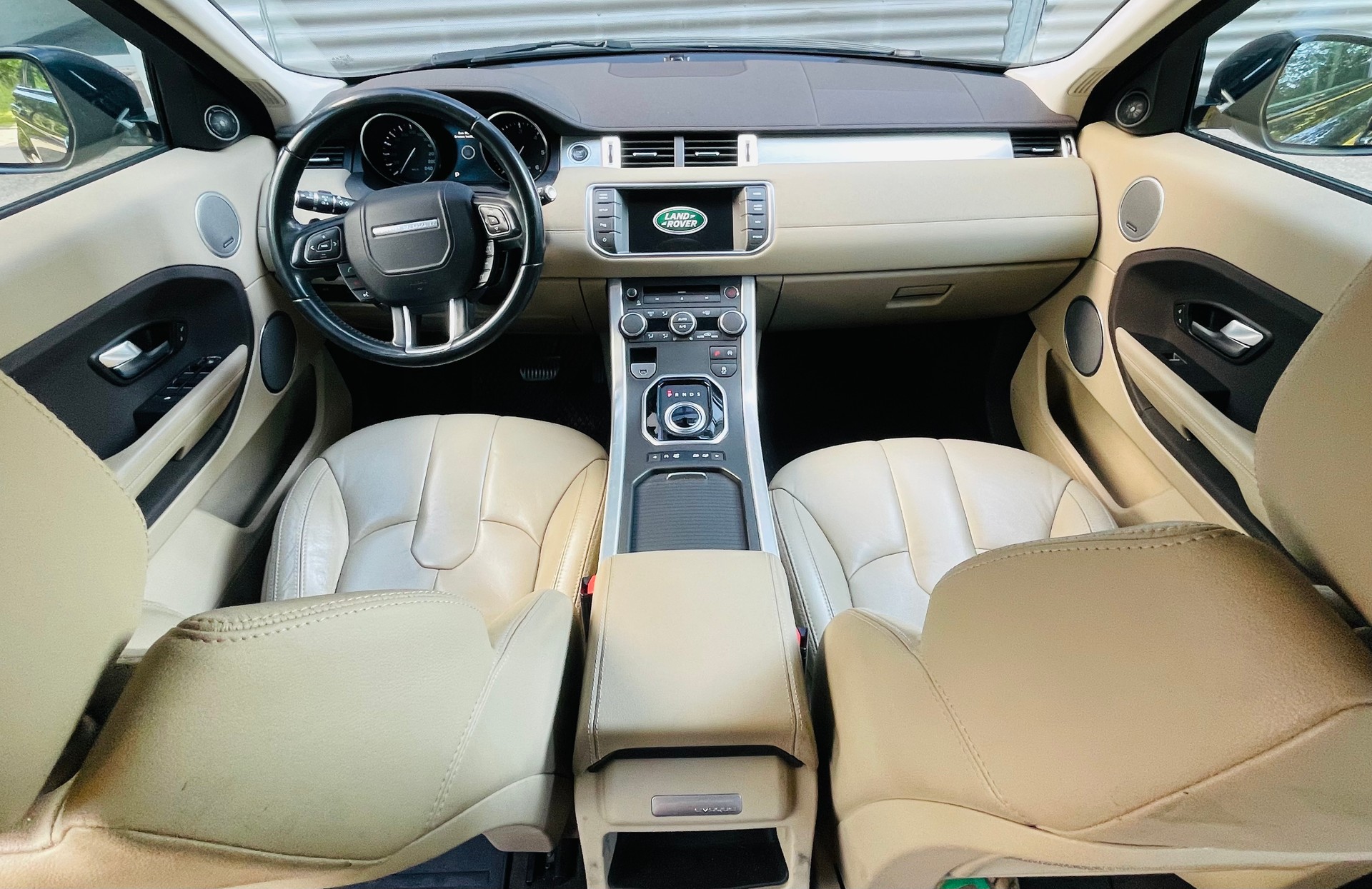 LAND ROVER Range Rover Evoque 2.2 TD4 Dynamic-image-3