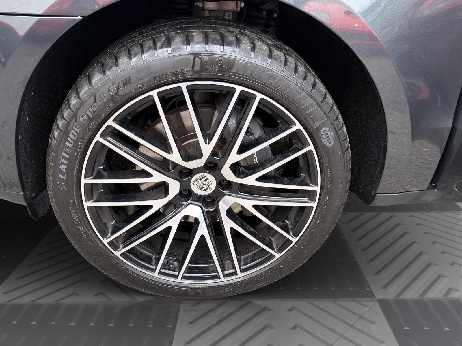 PORSCHE Macan PDK-image-19