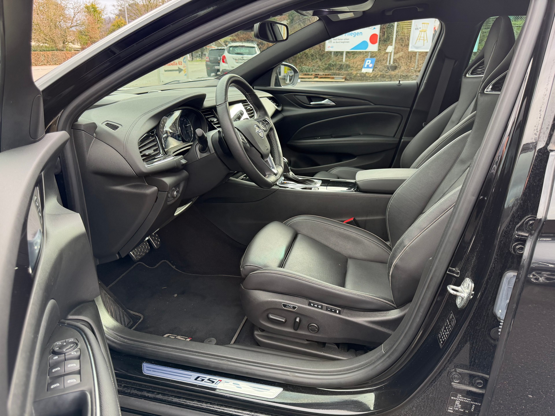 OPEL Insignia Sports Tourer 2.0 CDTi BiT. GSi AWD-image-12