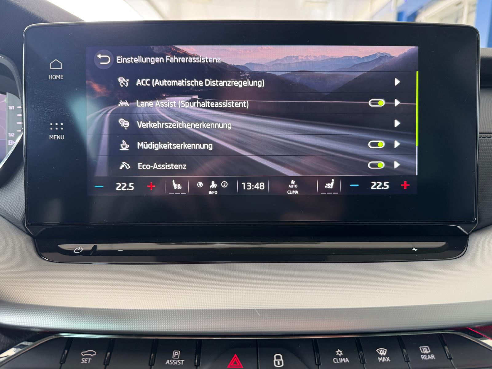 SKODA Octavia Combi 1.5 TSI Ambition DSG-image-15