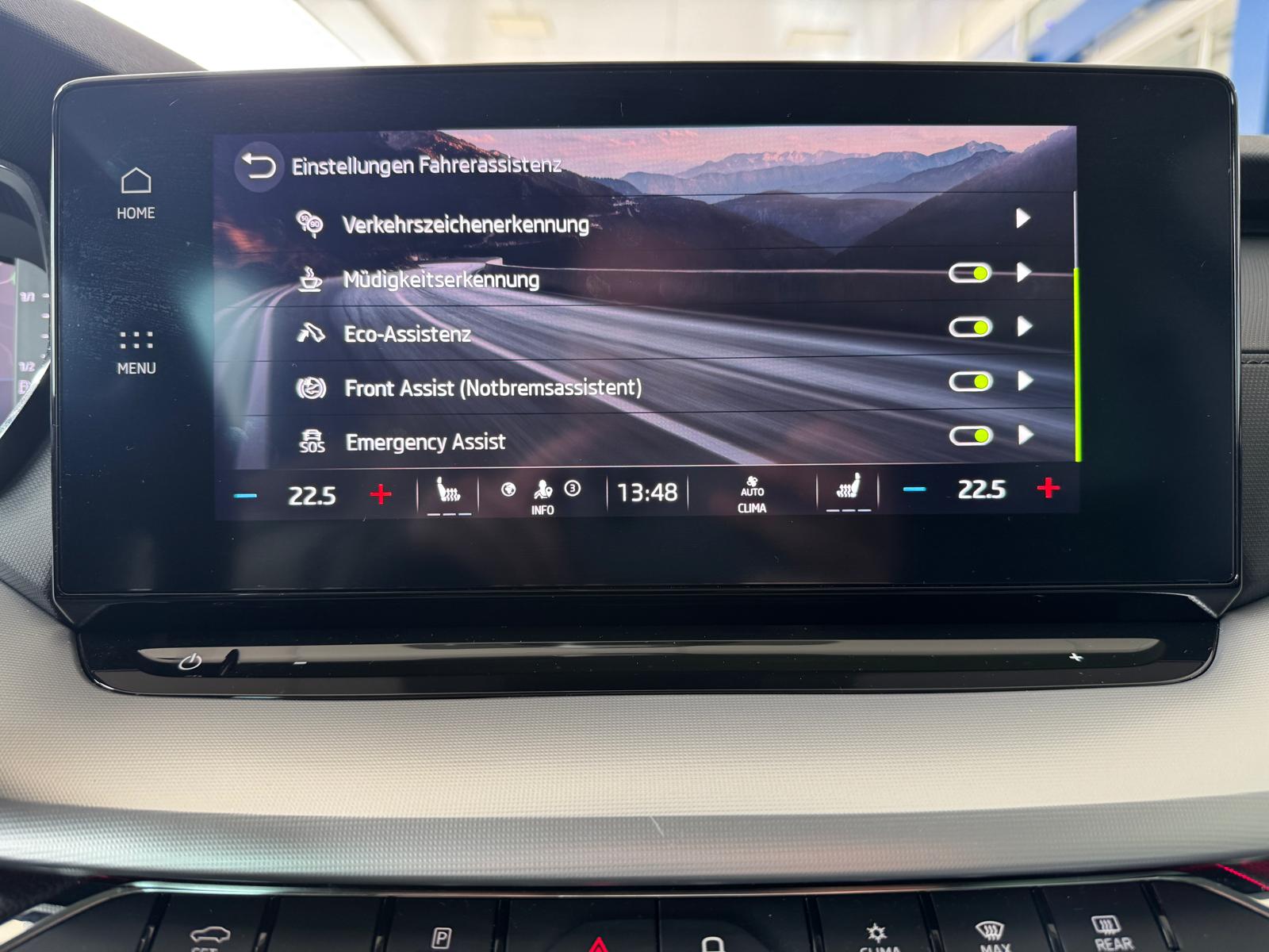 SKODA Octavia Combi 1.5 TSI Ambition DSG-image-16