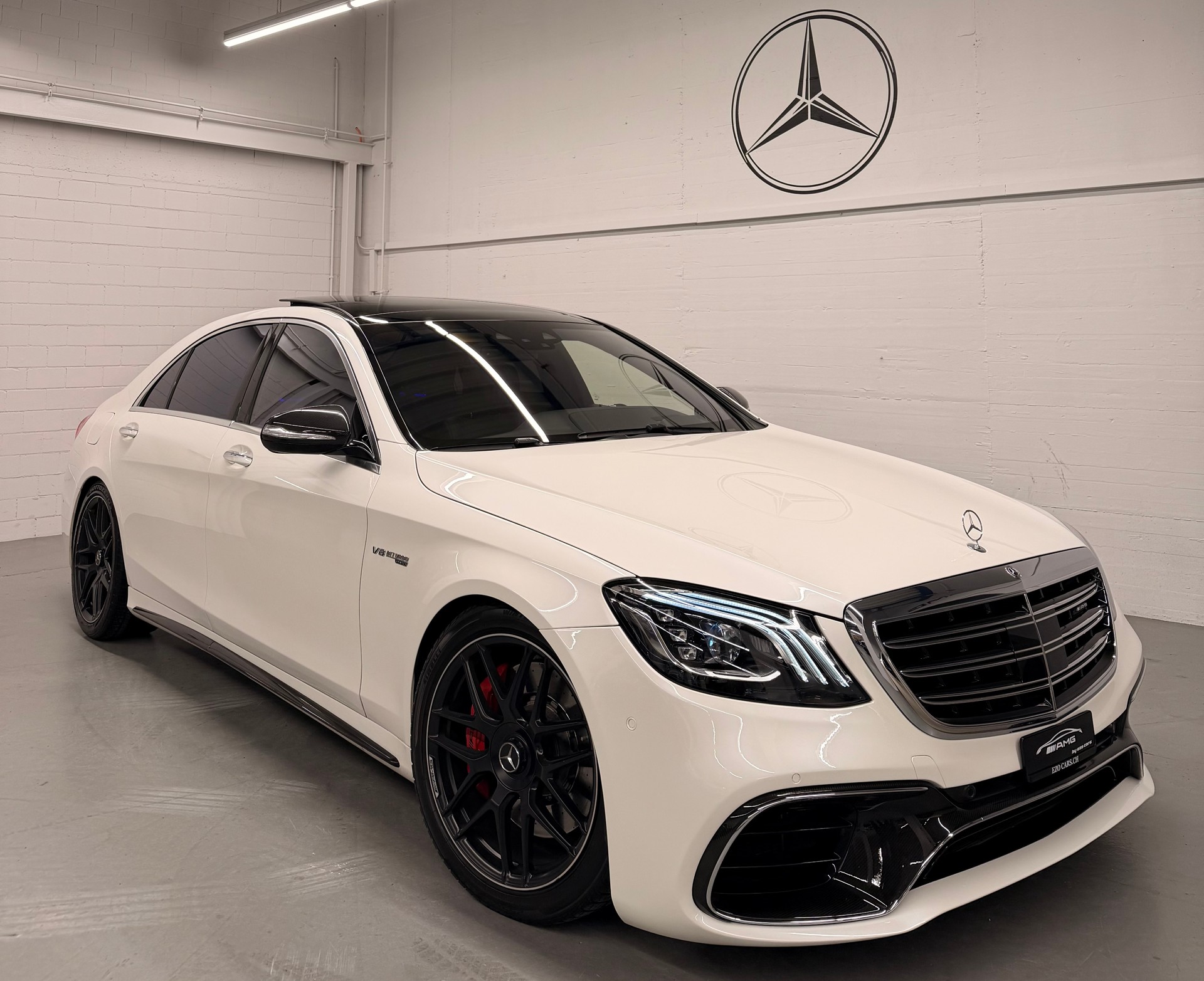 MERCEDES-BENZ S 63 AMG L 4Matic+ 9G-Tronic White Black Performance-showroom-element-3
