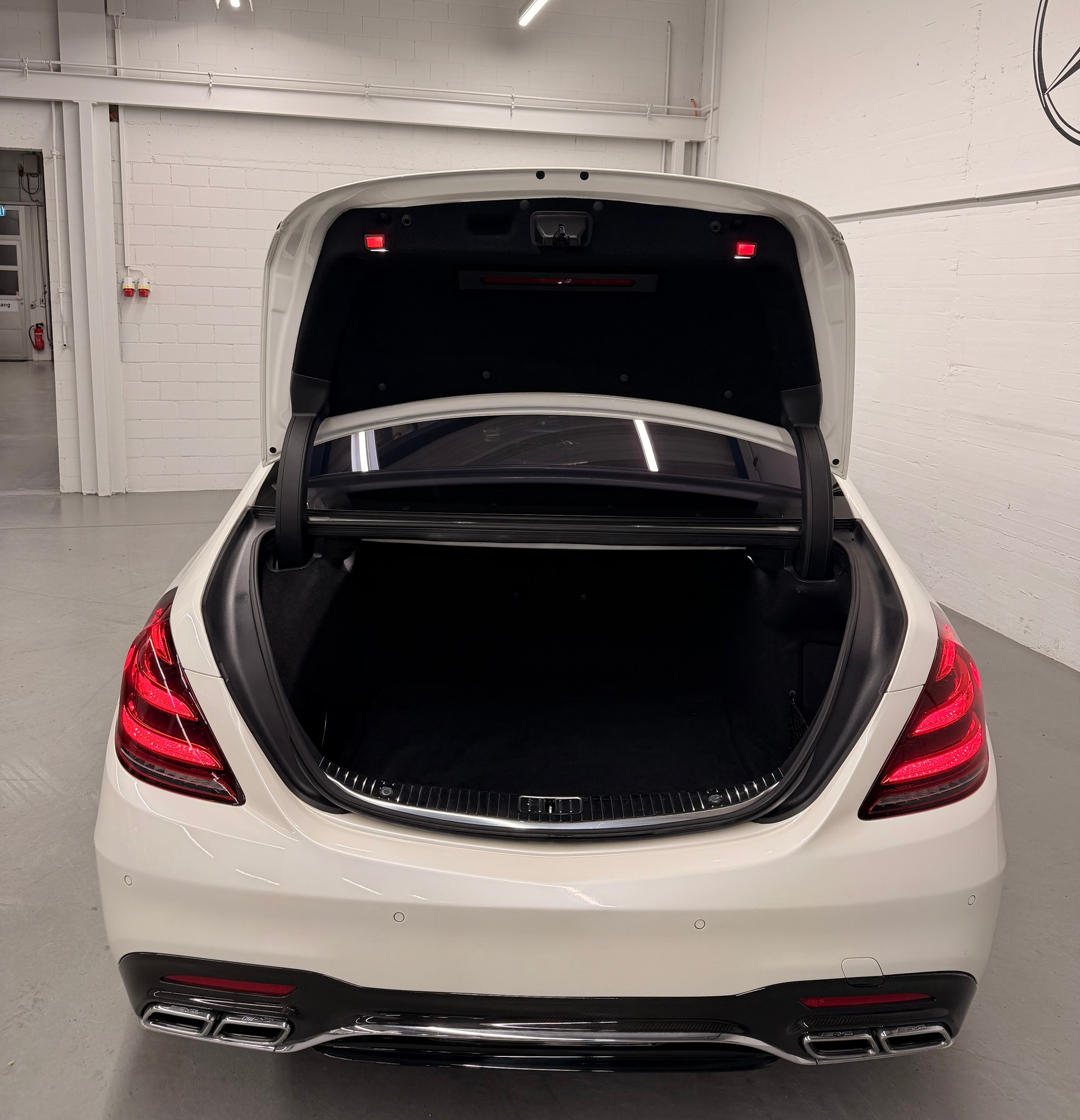 MERCEDES-BENZ S 63 AMG L 4Matic+ 9G-Tronic White Black Performance-image-8