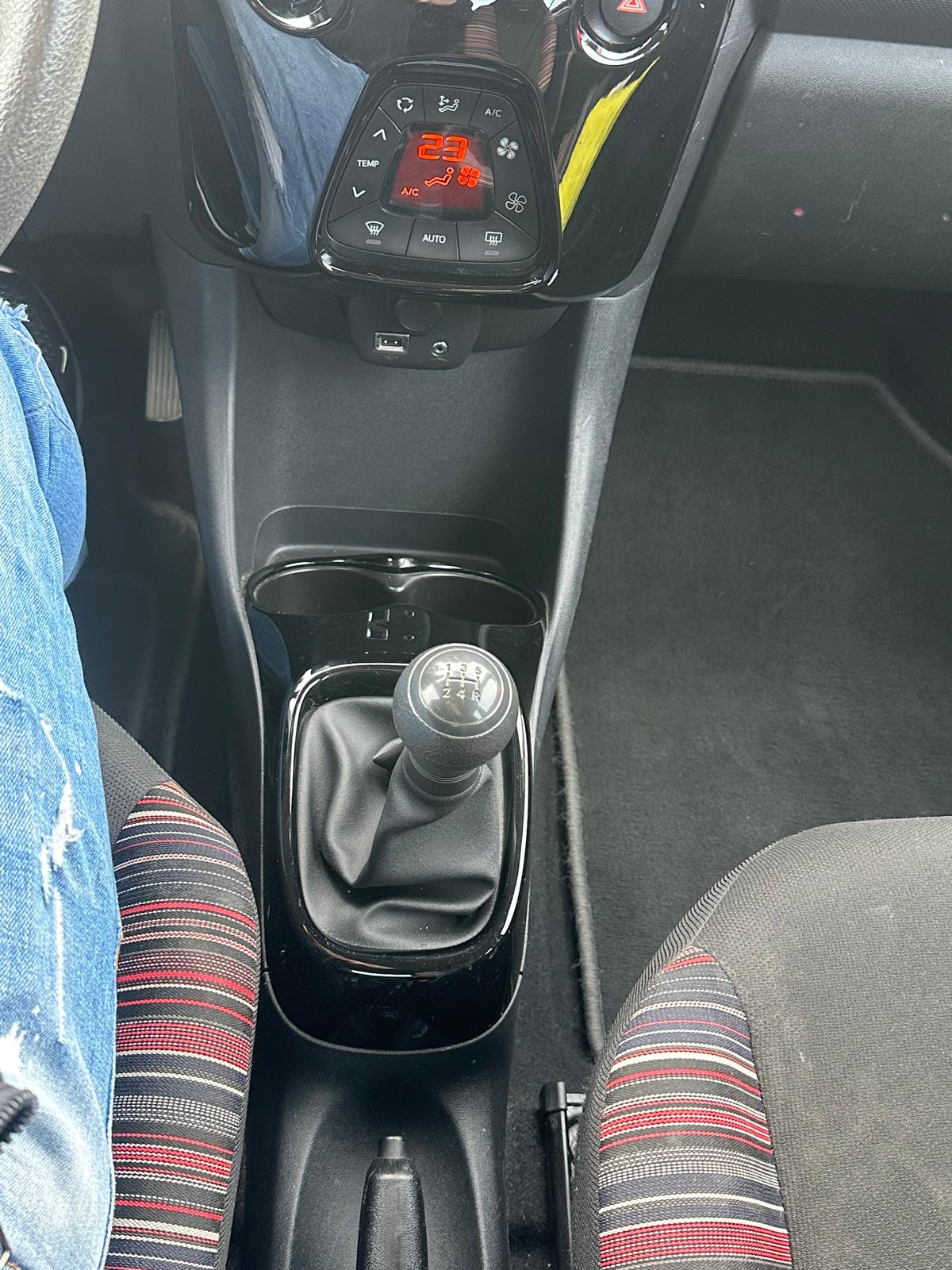 CITROEN C1 1.0 VTi Shine Stop&Start-image-18