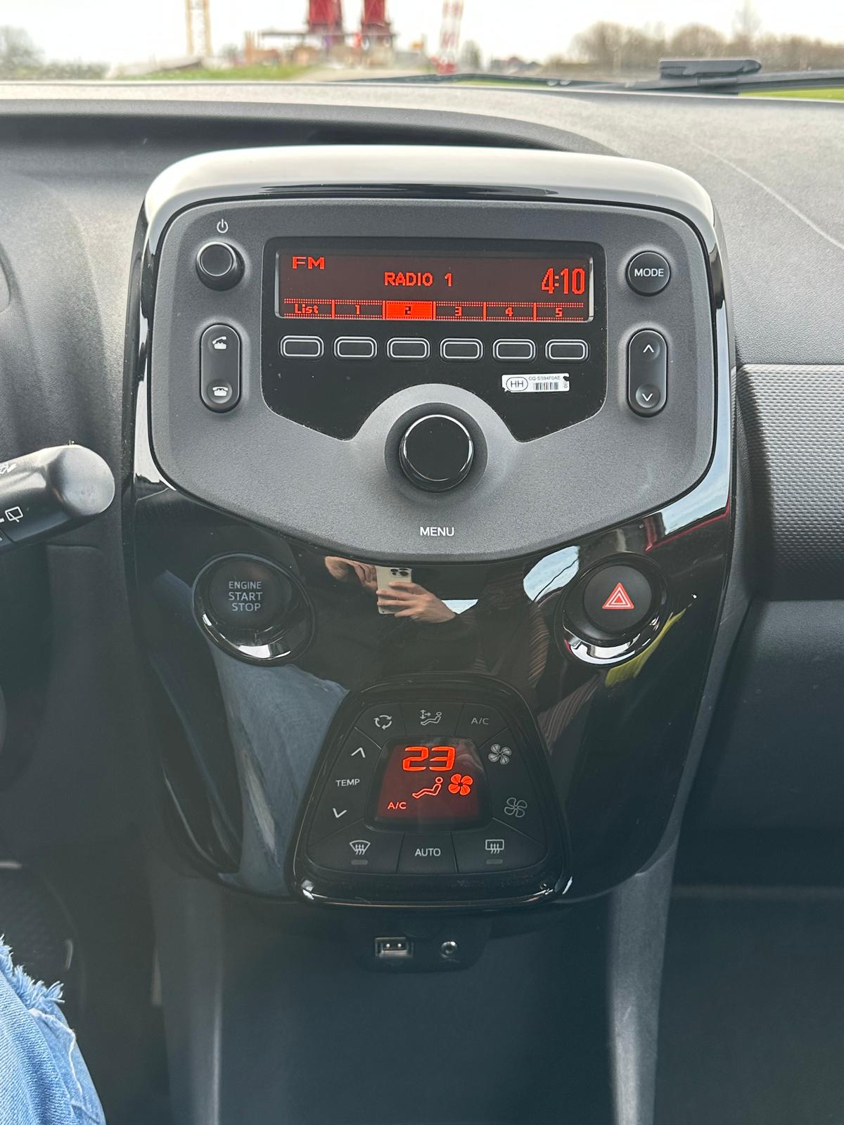 CITROEN C1 1.0 VTi Shine Stop&Start-image-15