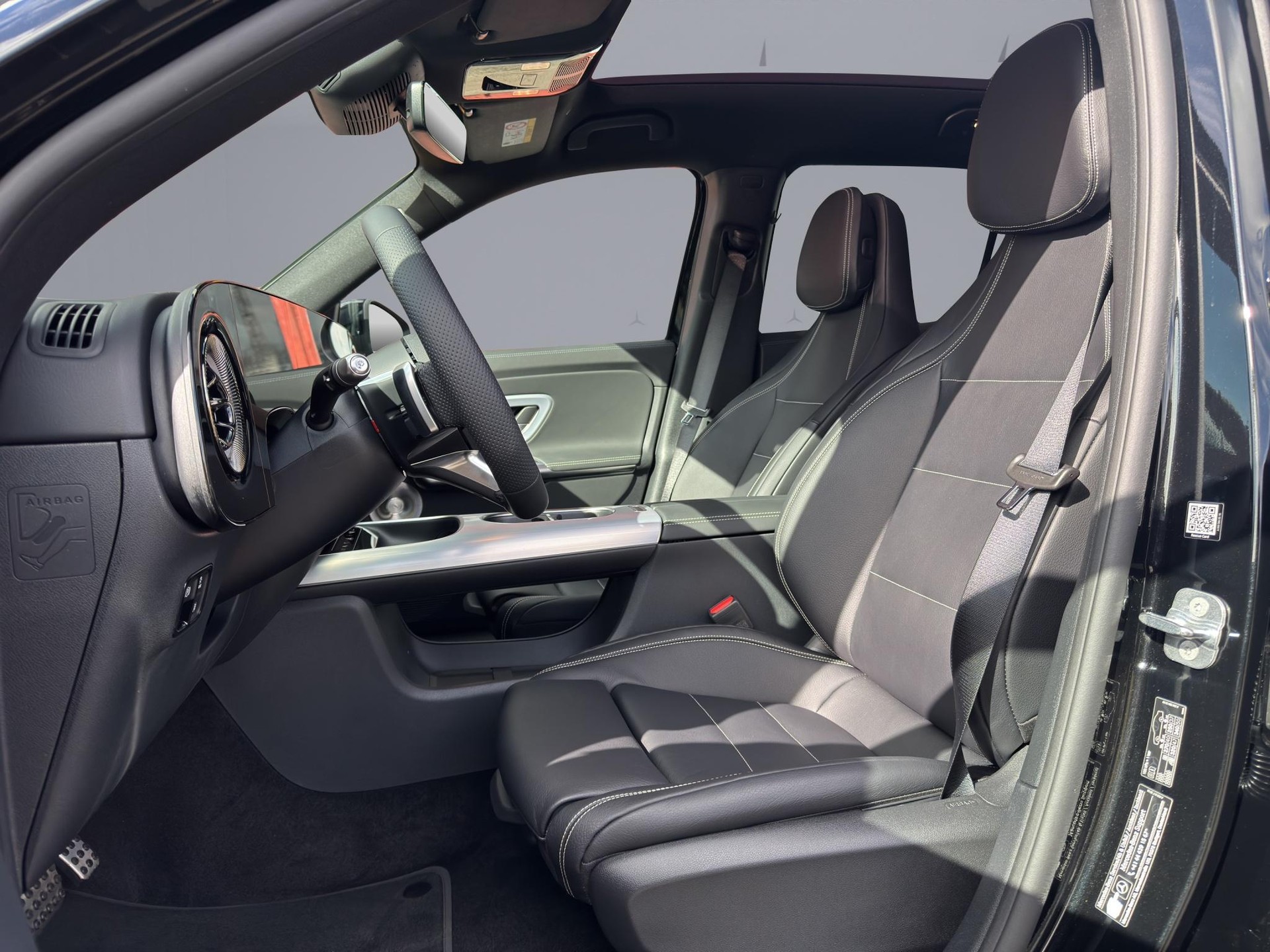 MERCEDES-BENZ GLB 350 4matic-image-18