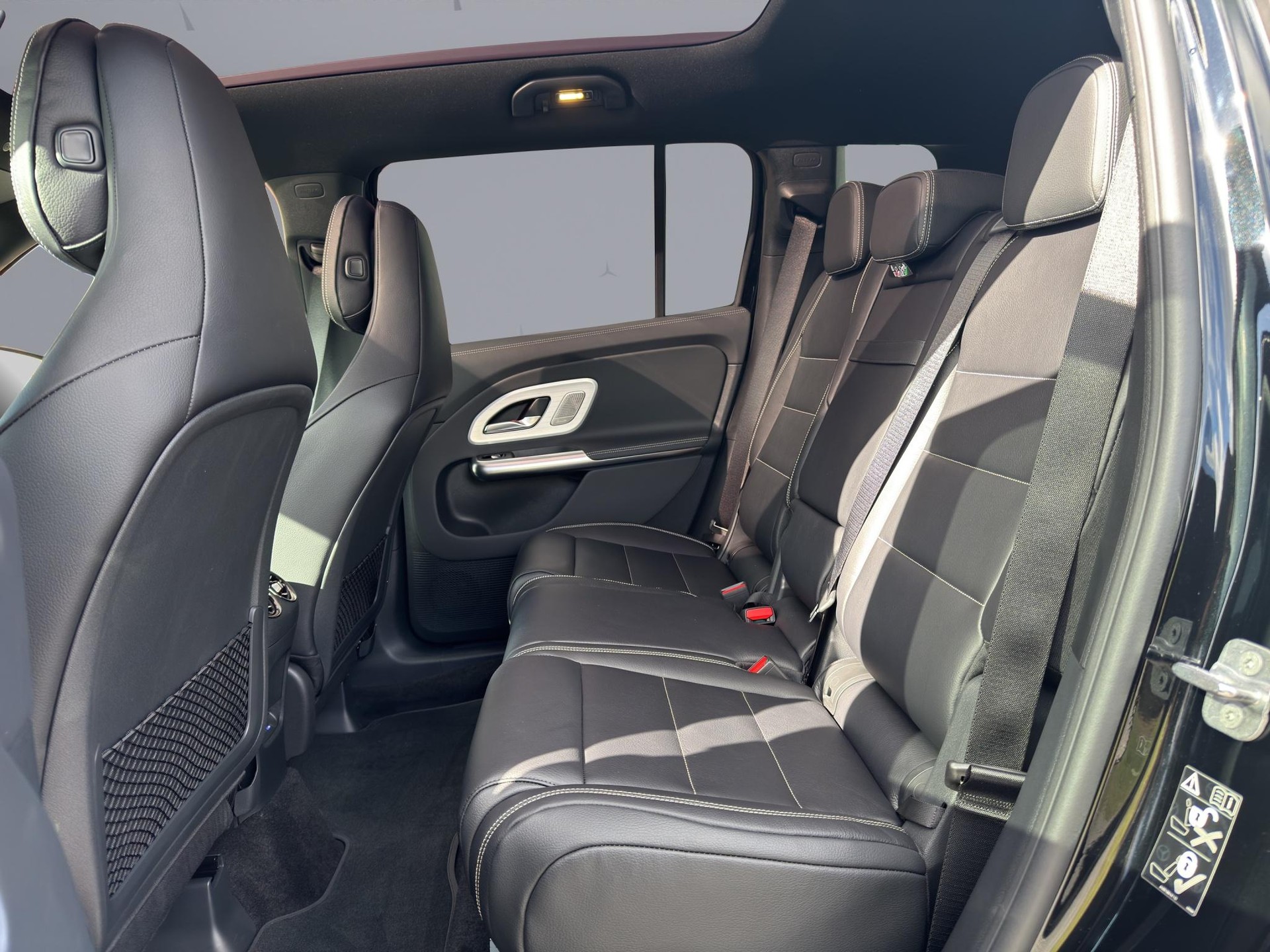 MERCEDES-BENZ GLB 350 4matic-image-19