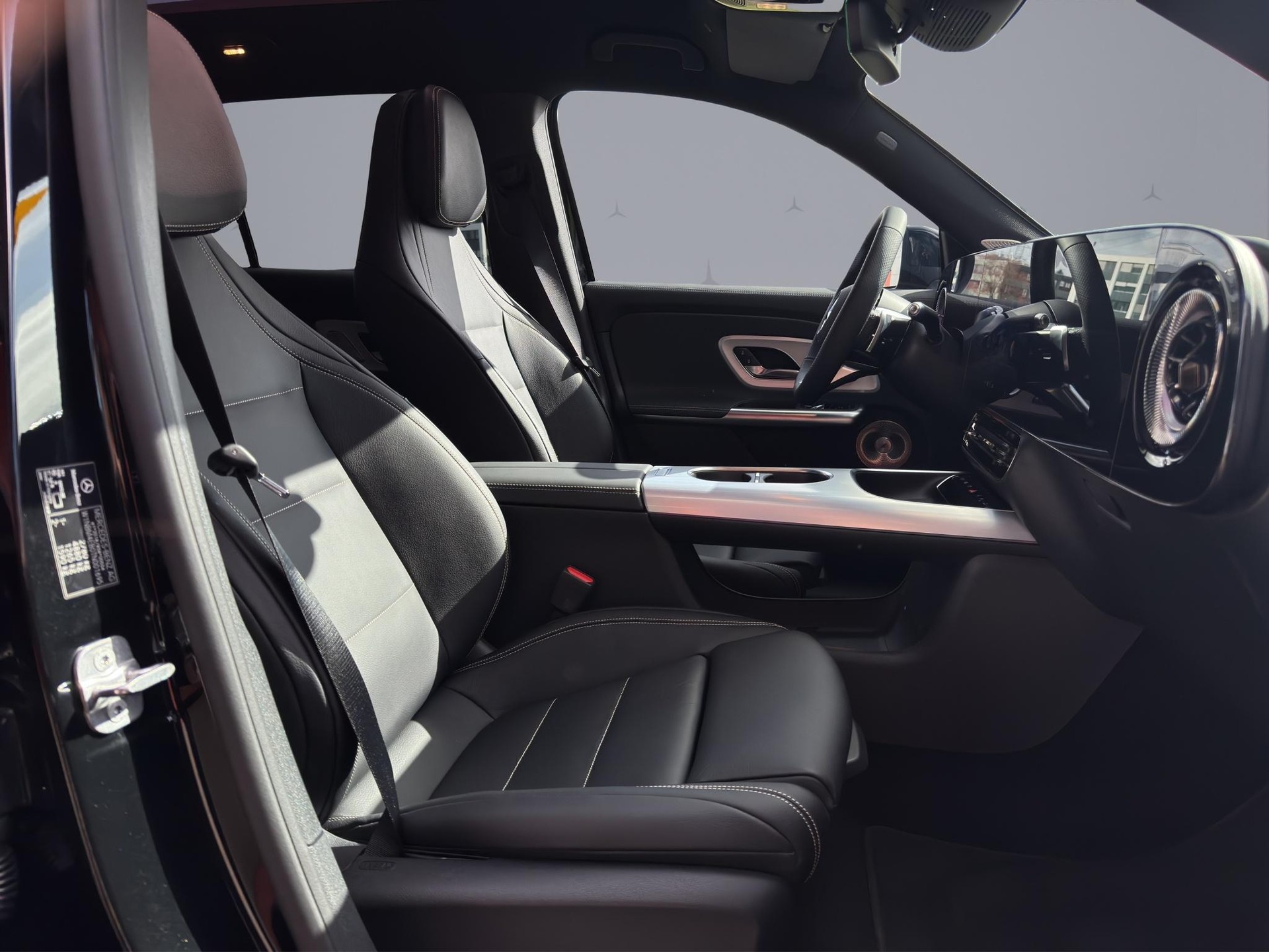 MERCEDES-BENZ GLB 350 4matic-image-14