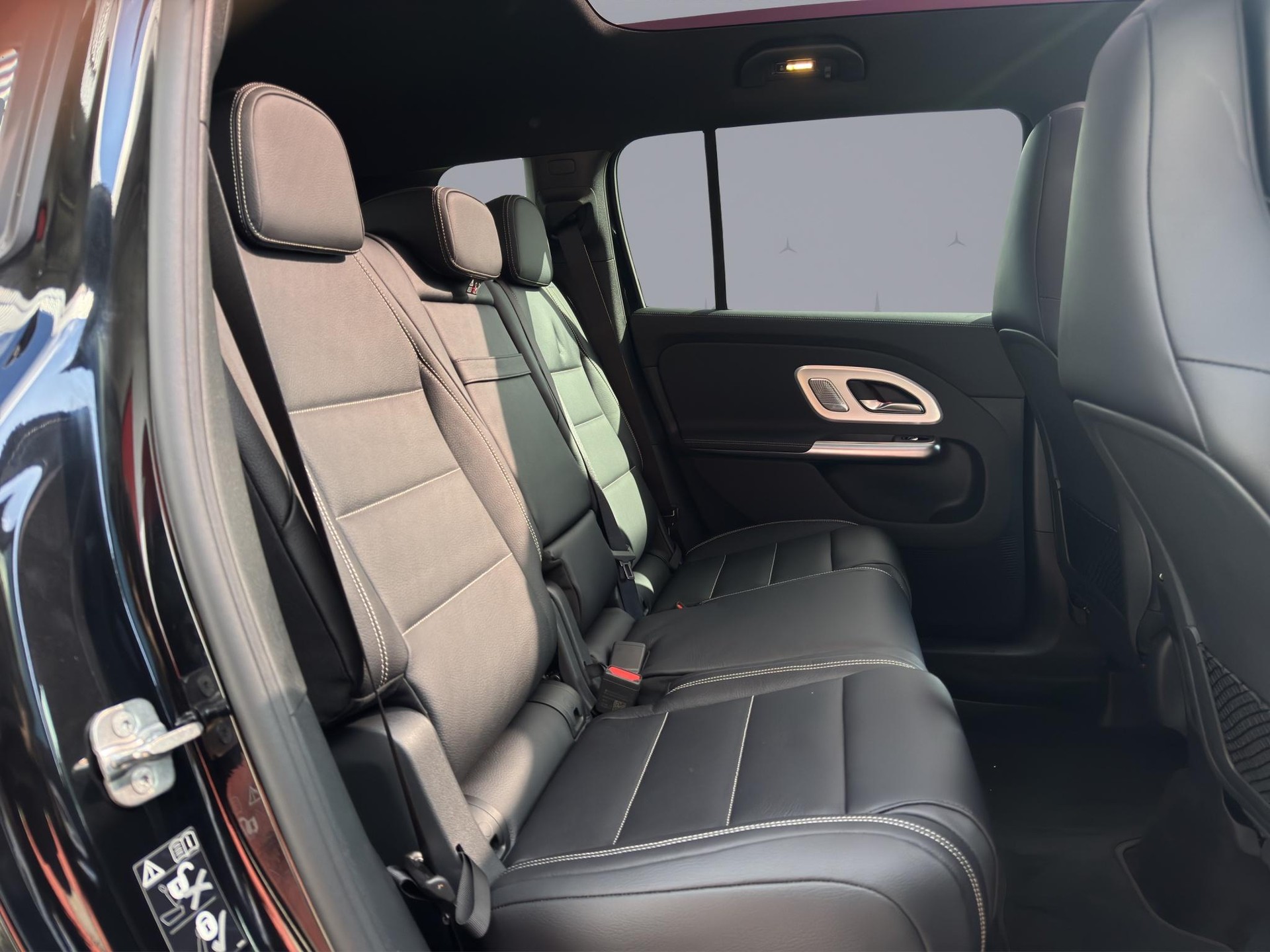 MERCEDES-BENZ GLB 350 4matic-image-15