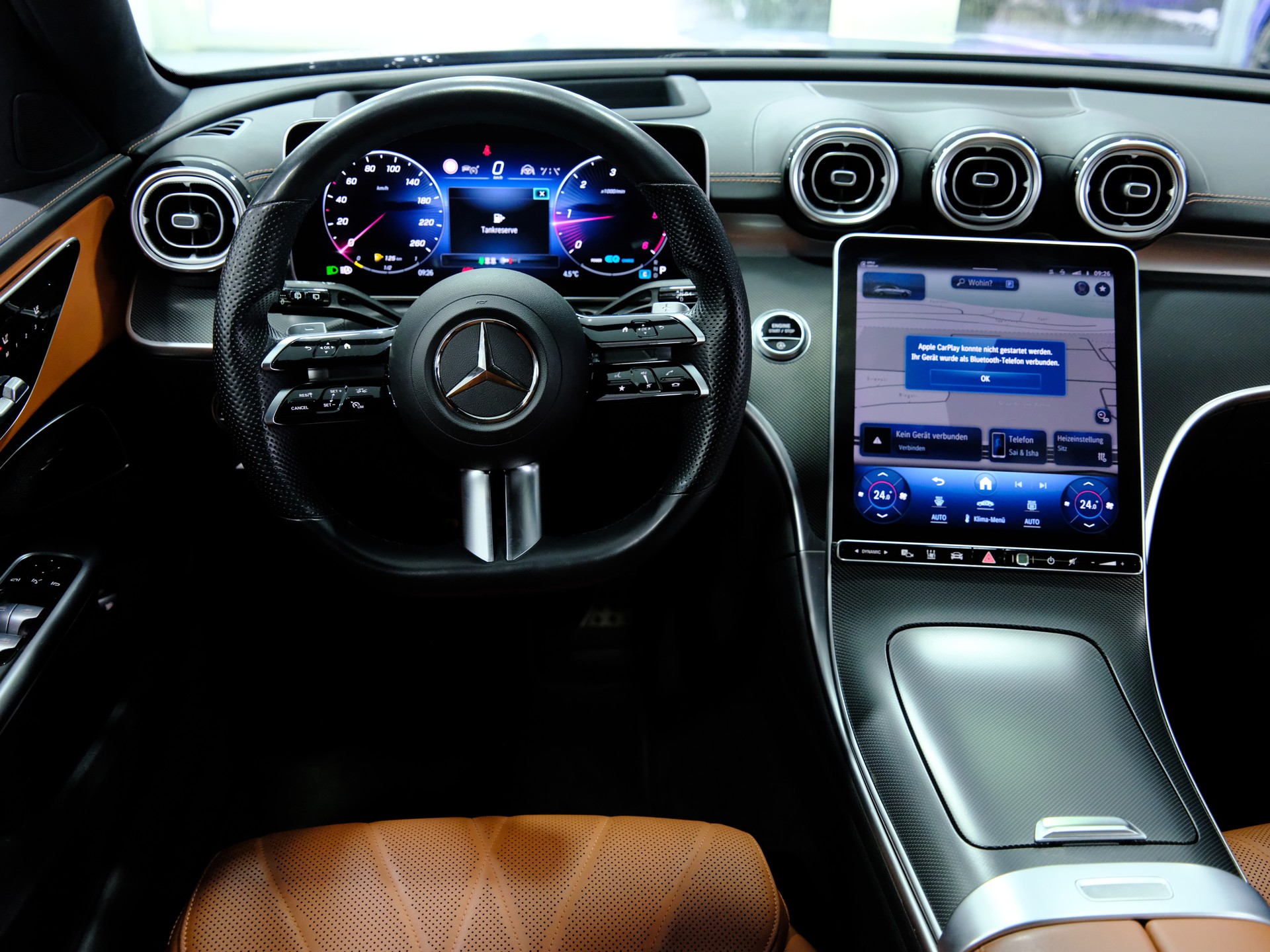 MERCEDES-BENZ C 220 d T 4Matic AMG Line-image-11