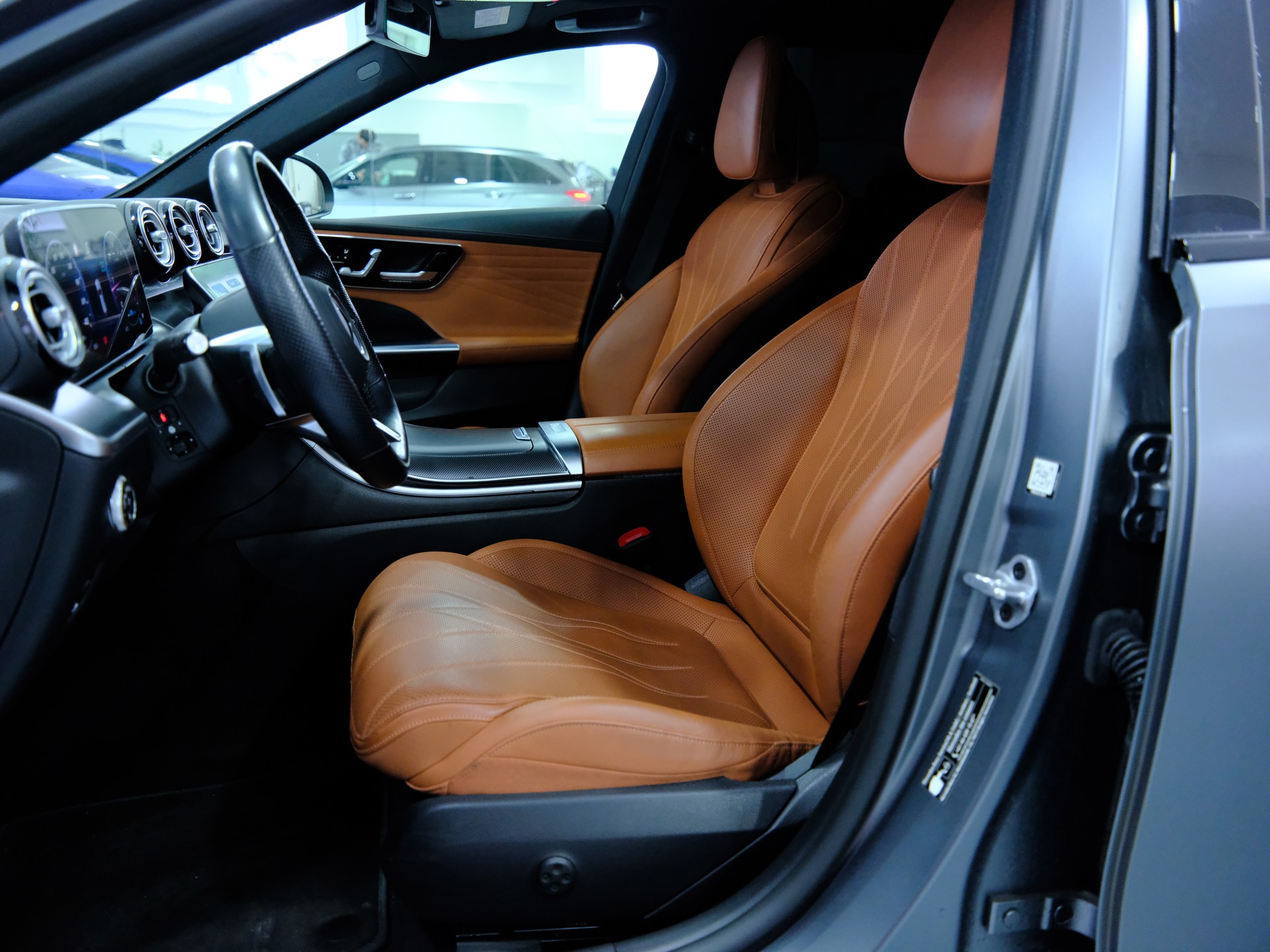MERCEDES-BENZ C 220 d T 4Matic AMG Line-image-10