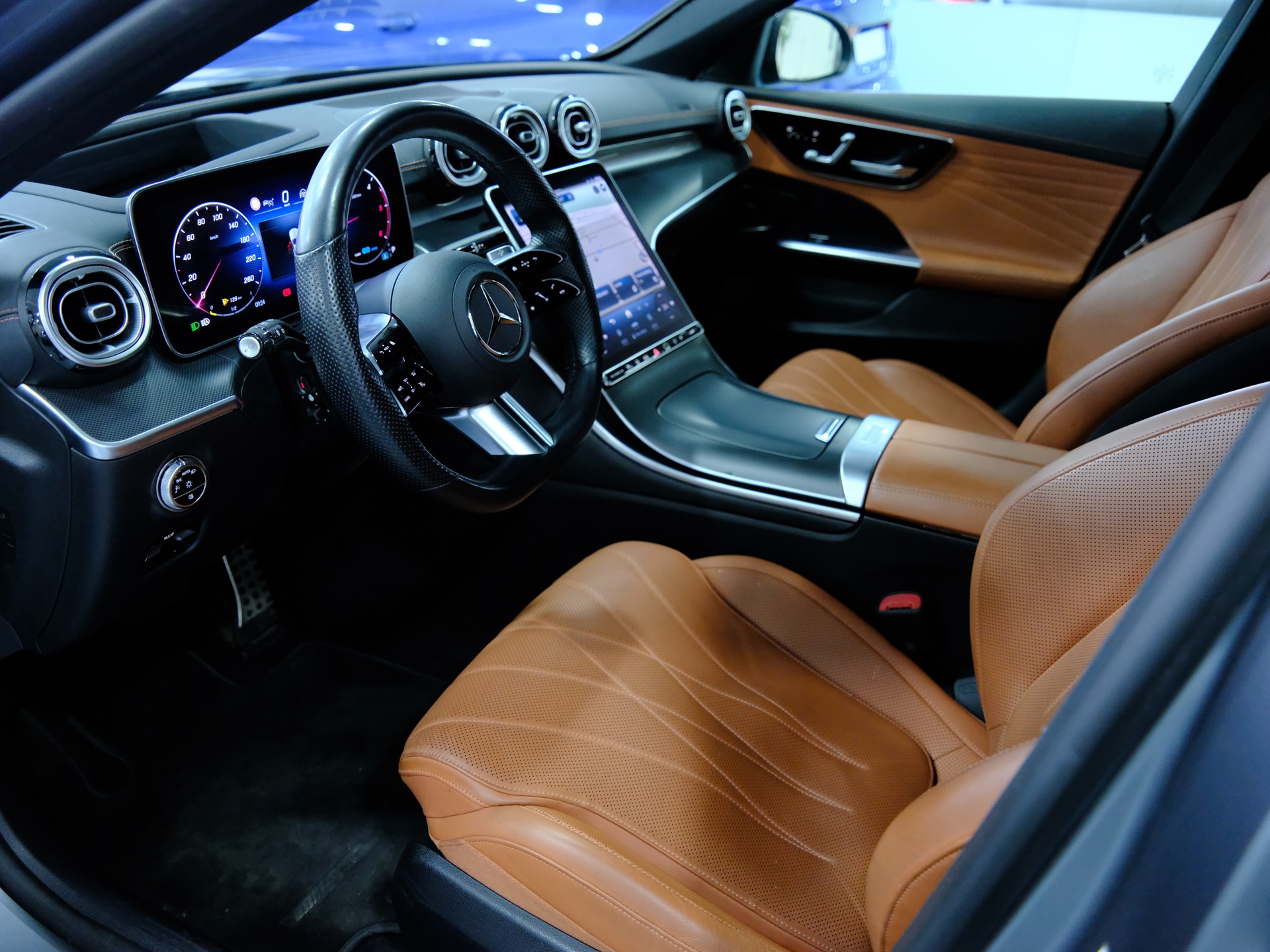 MERCEDES-BENZ C 220 d T 4Matic AMG Line-image-9