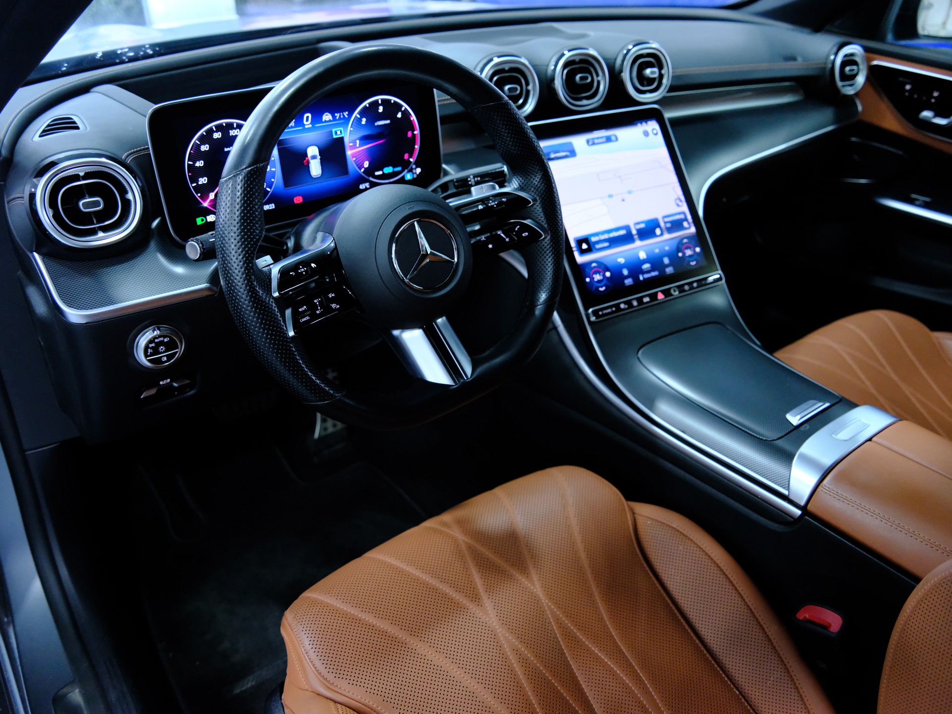 MERCEDES-BENZ C 220 d T 4Matic AMG Line-image-8