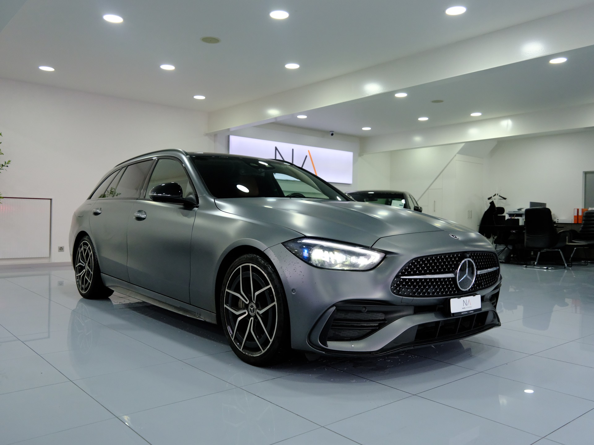 MERCEDES-BENZ C 220 d T 4Matic AMG Line-showroom-element-1