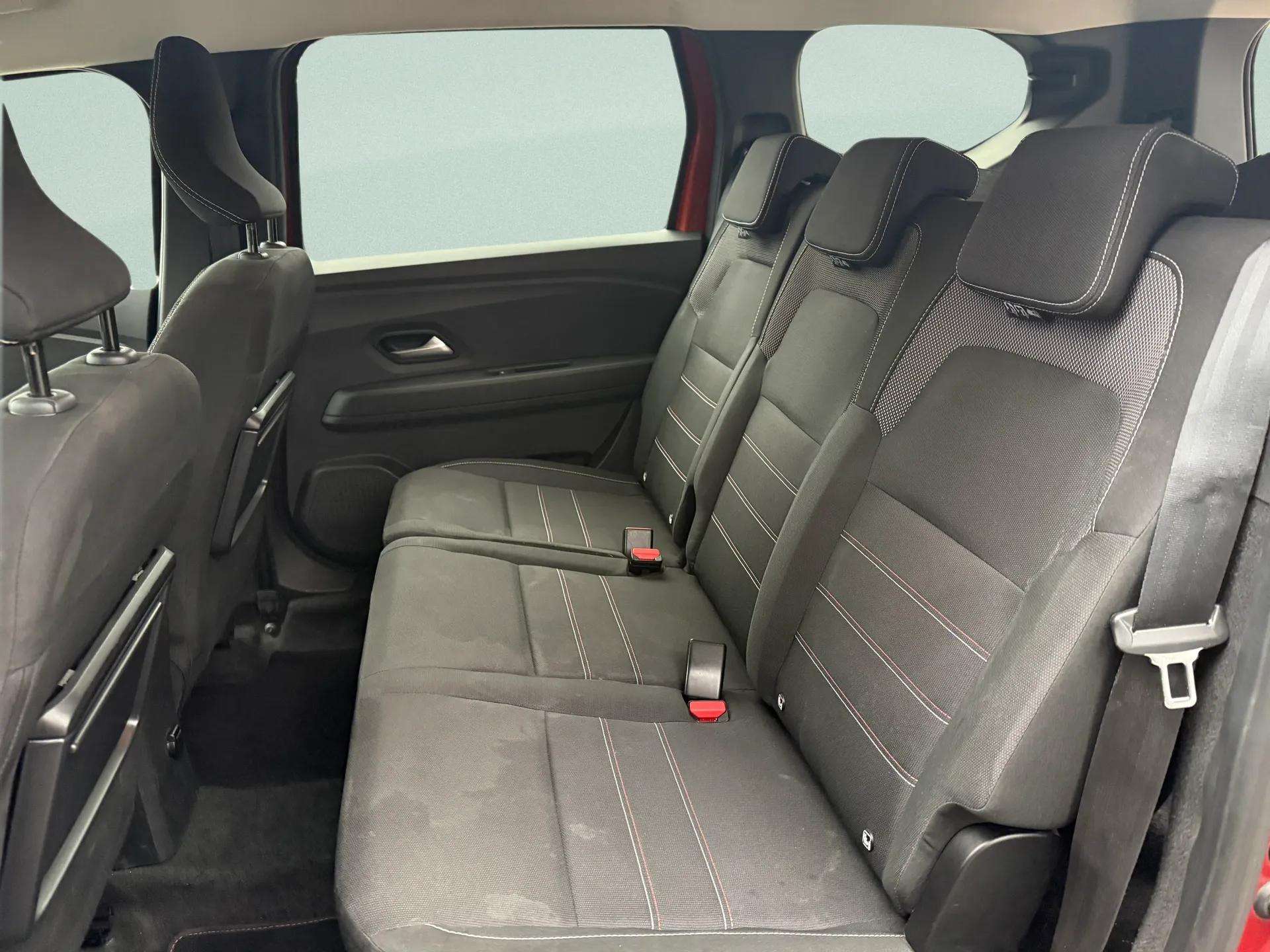 DACIA Jogger TCe 110 Extreme-image-17