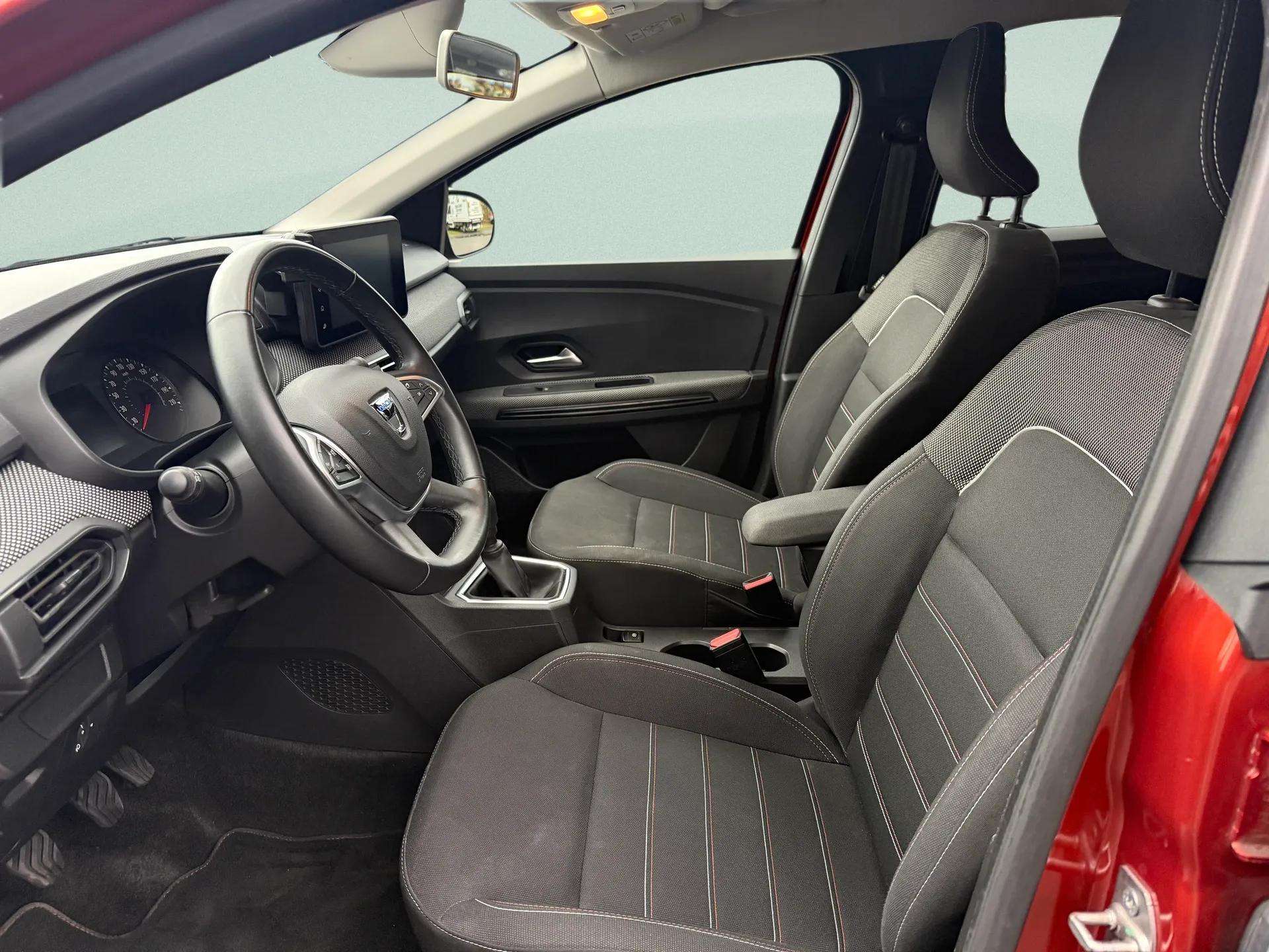 DACIA Jogger TCe 110 Extreme-image-10