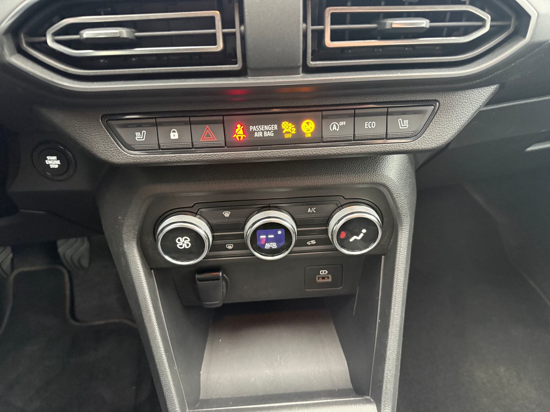 DACIA Jogger TCe 110 Extreme-image-14