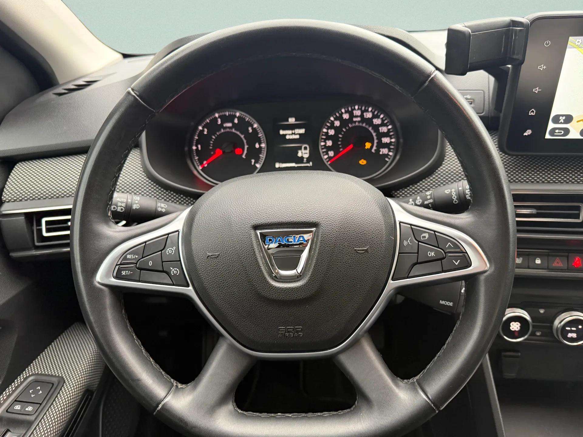 DACIA Jogger TCe 110 Extreme-image-15