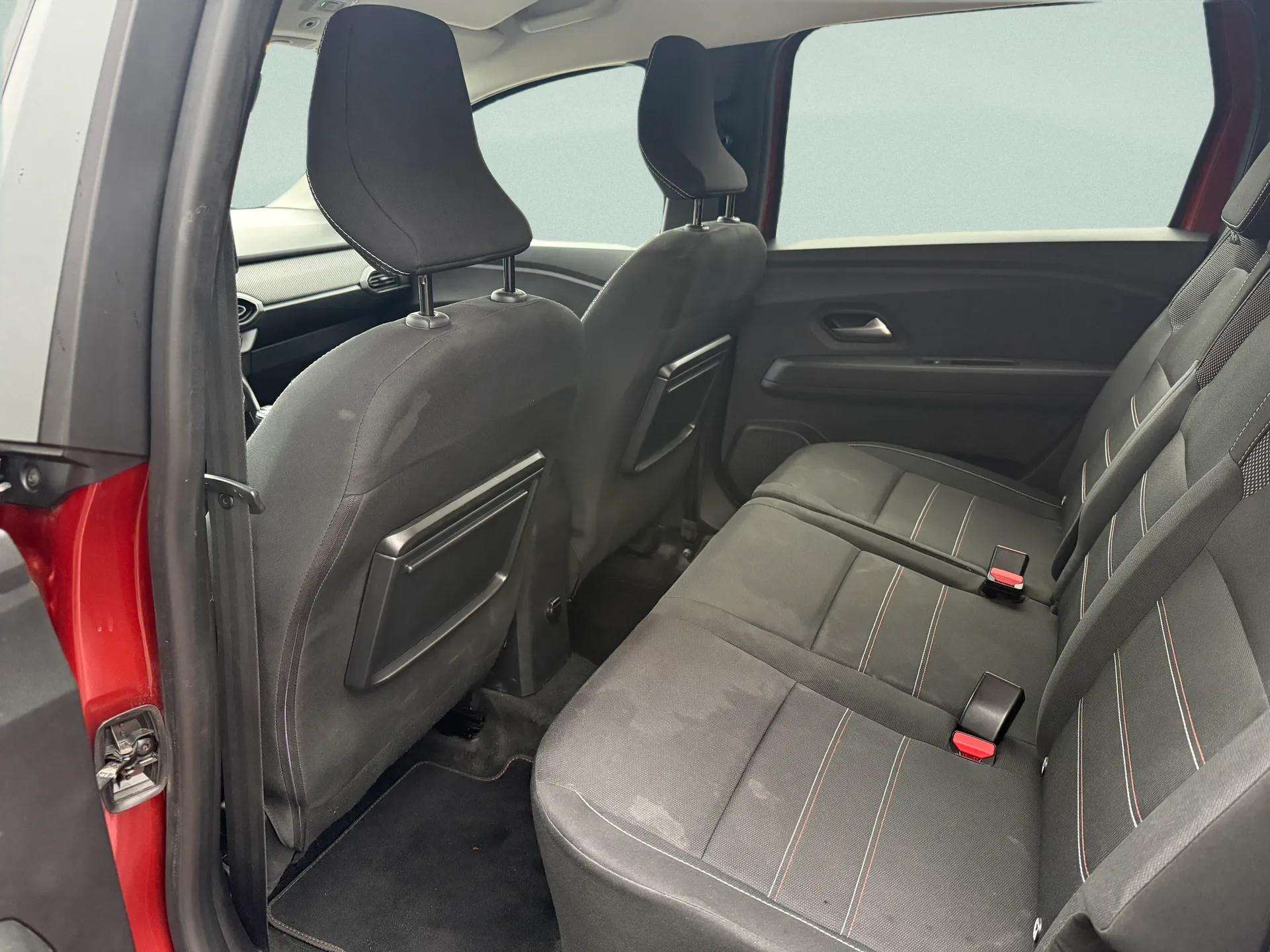 DACIA Jogger TCe 110 Extreme-image-18