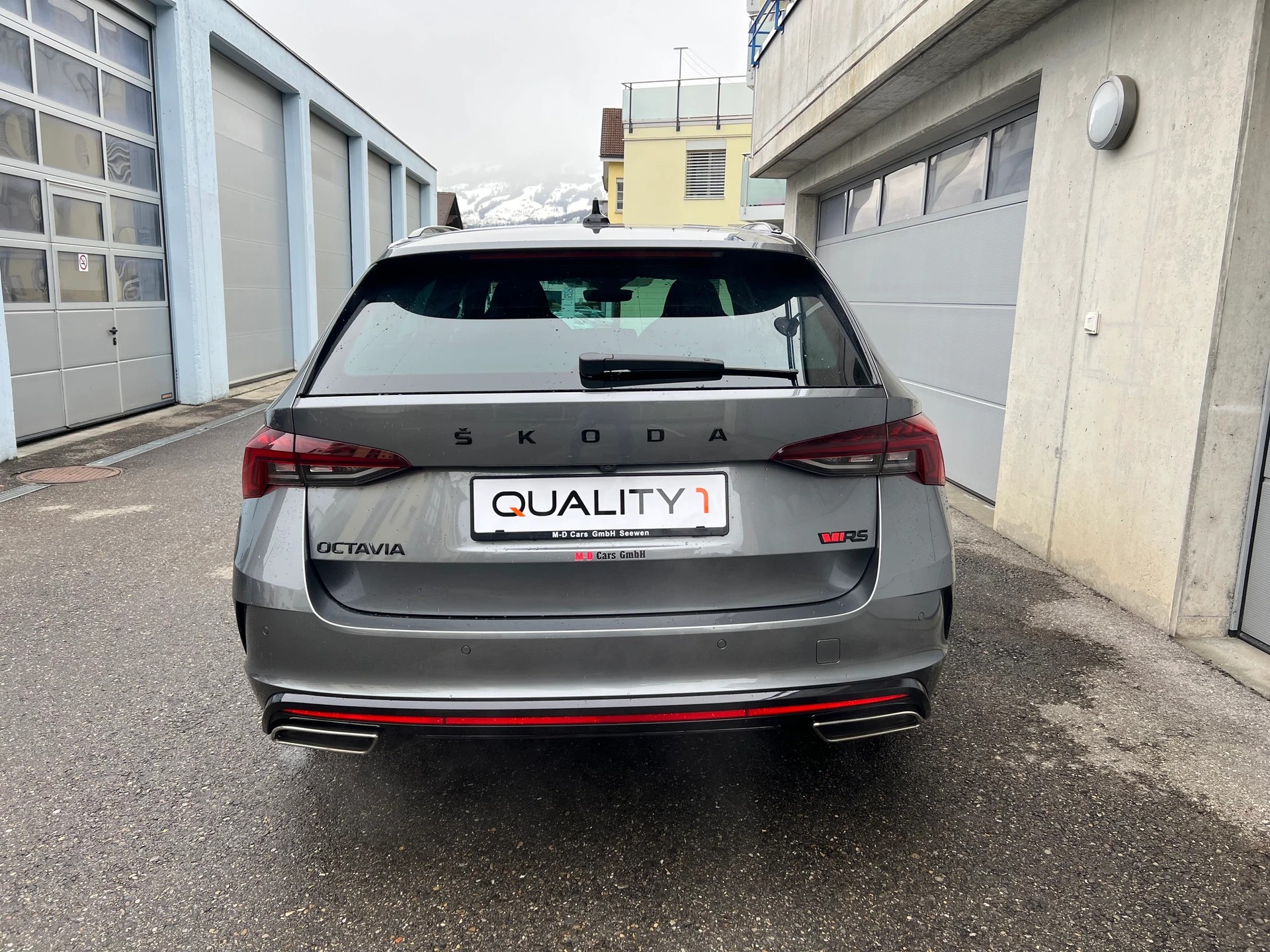SKODA Octavia Combi 2.0 TSI DSG RS-image-4