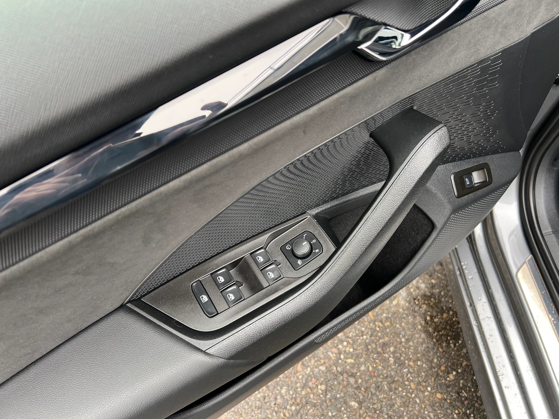 SKODA Octavia Combi 2.0 TSI DSG RS-image-25