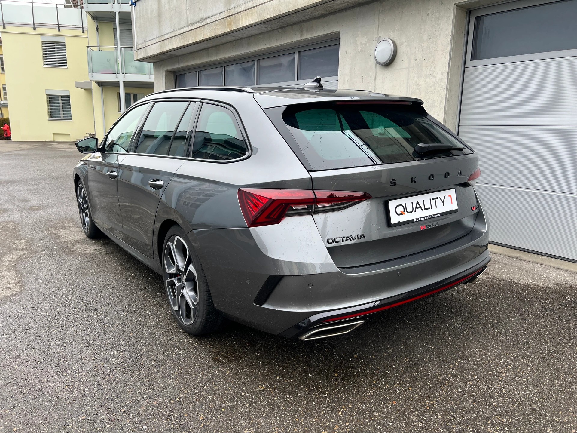 SKODA Octavia Combi 2.0 TSI DSG RS-image-5