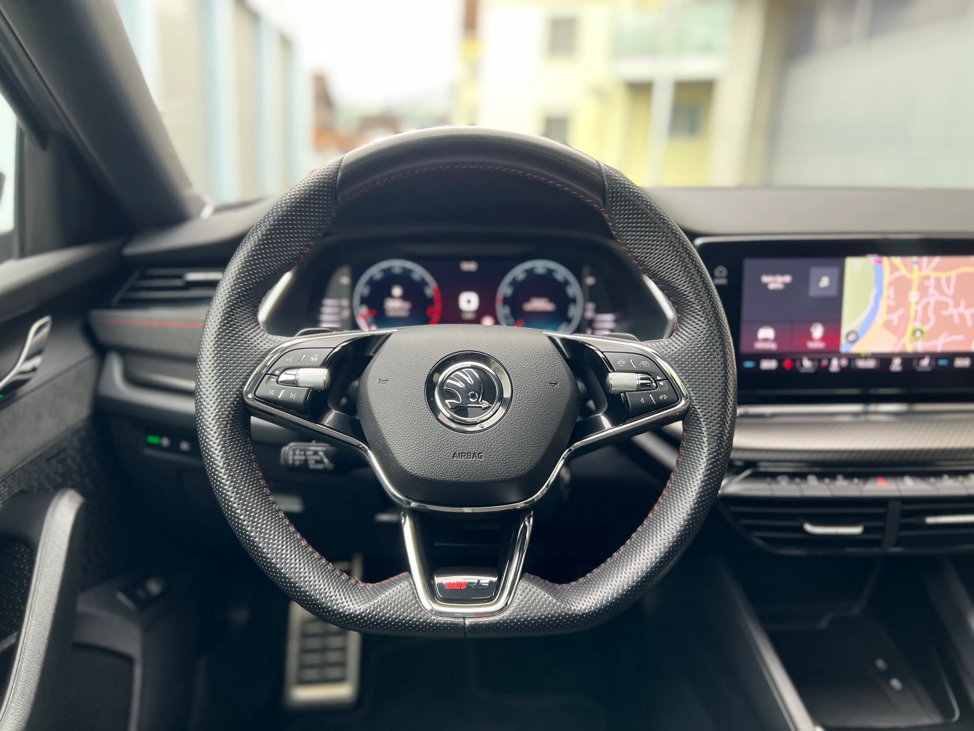 SKODA Octavia Combi 2.0 TSI DSG RS-image-14