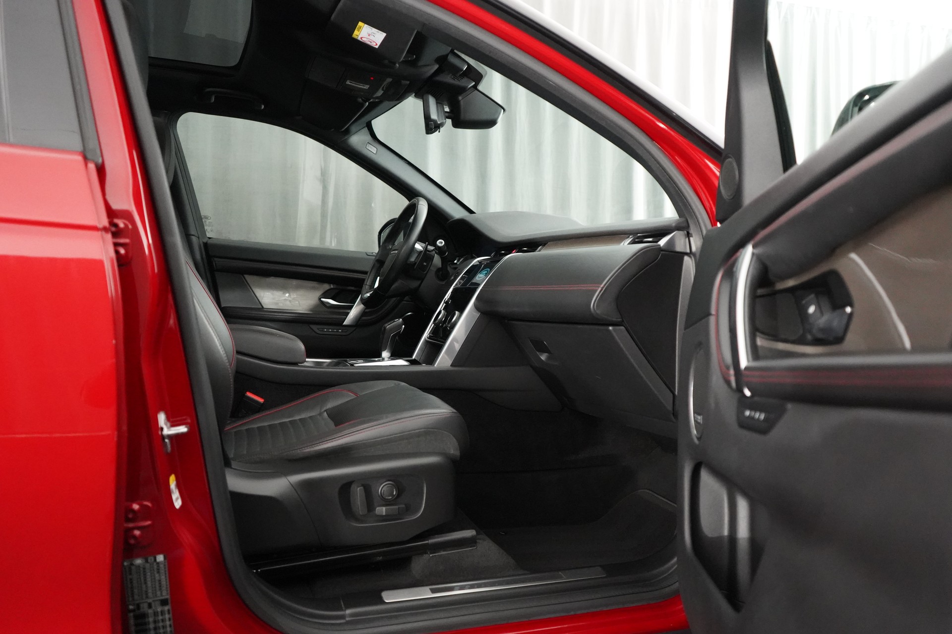 LAND ROVER Discovery Sport R Dyn P250 2.0 Si4 MHEV HSE AT9-image-5