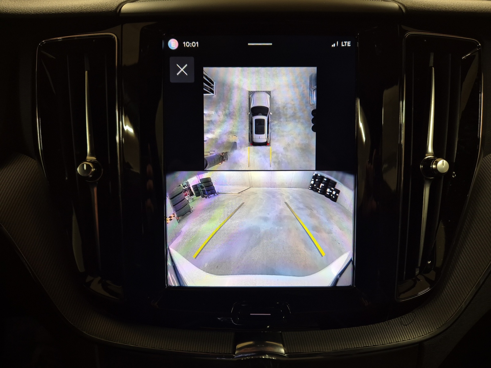 VOLVO XC60 2.0 B5 MH Plus Dark AWD-image-11