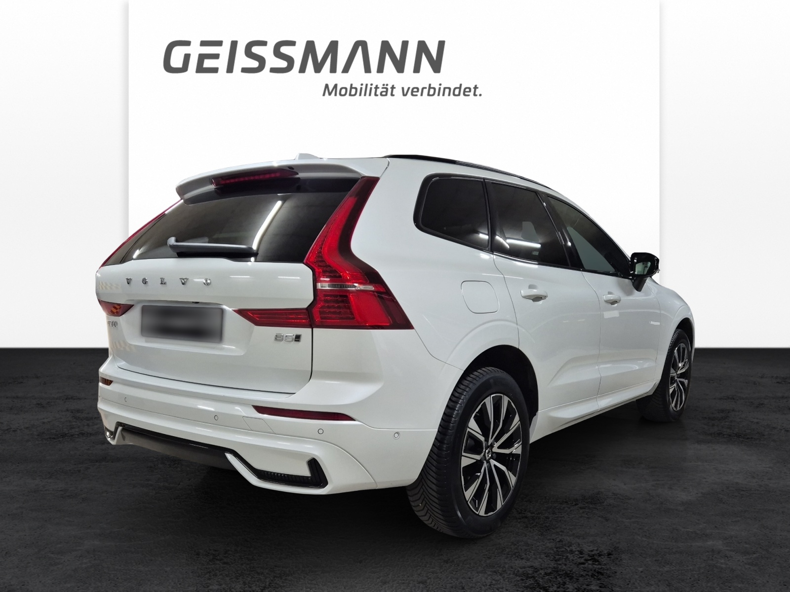 VOLVO XC60 2.0 B5 MH Plus Dark AWD-image-6