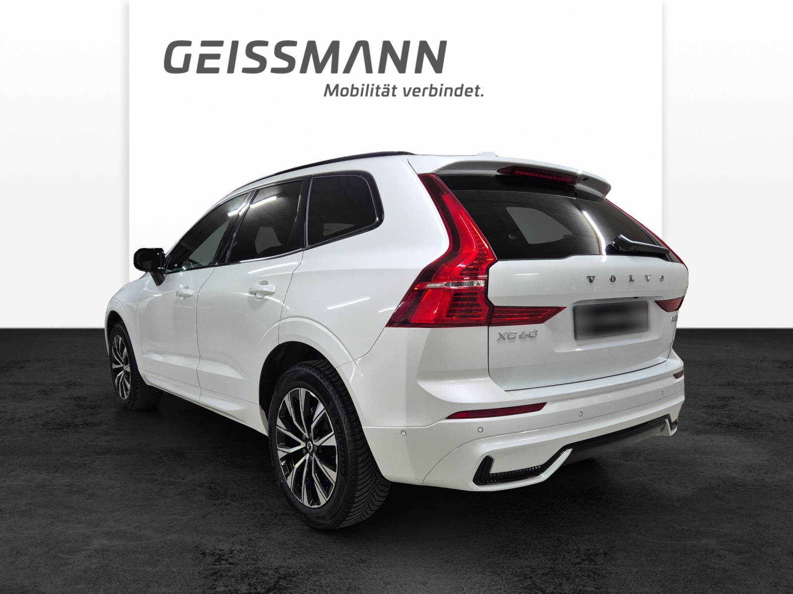 VOLVO XC60 2.0 B5 MH Plus Dark AWD-image-7