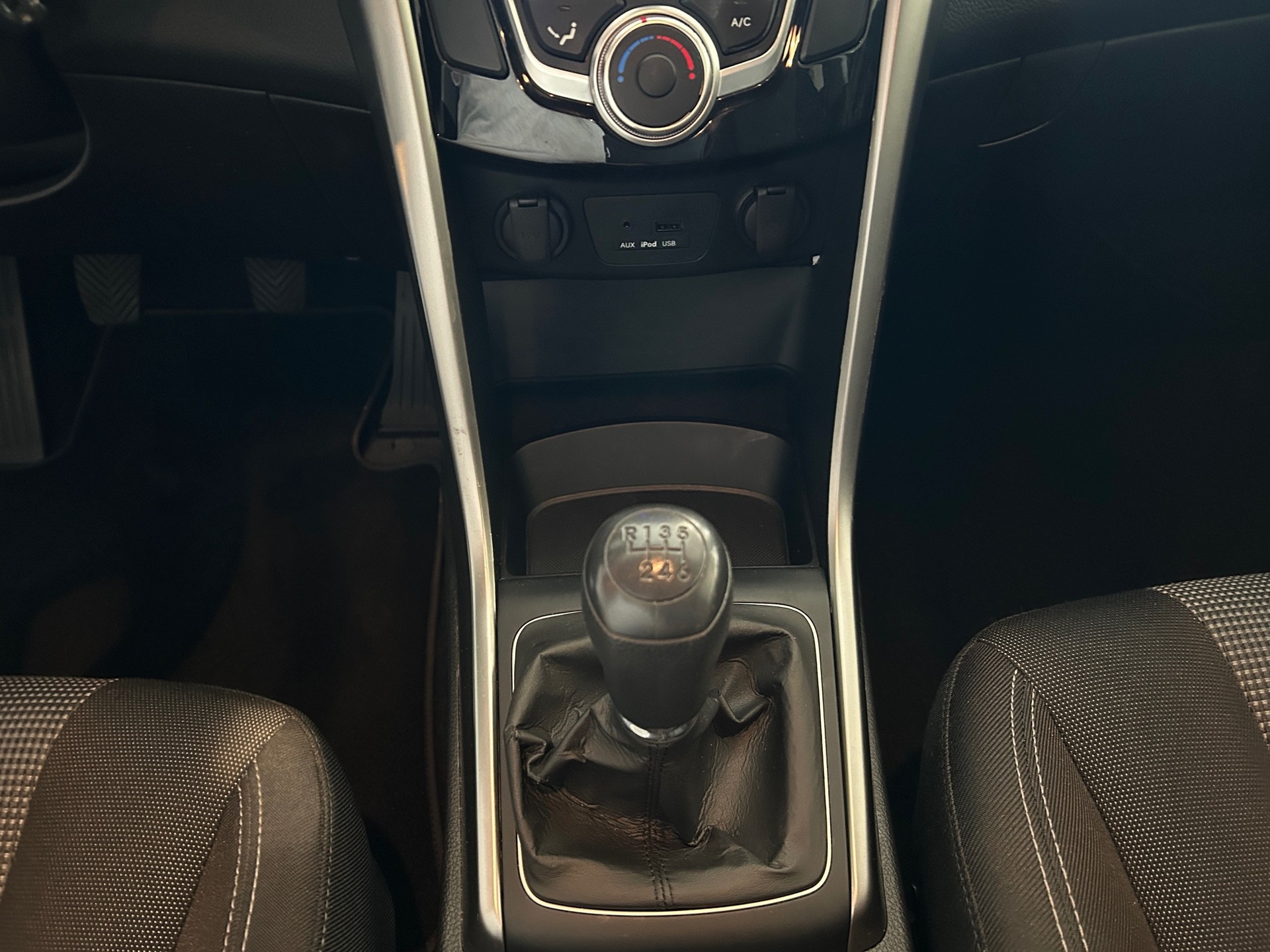 HYUNDAI i30 1.4 Comfort-image-15