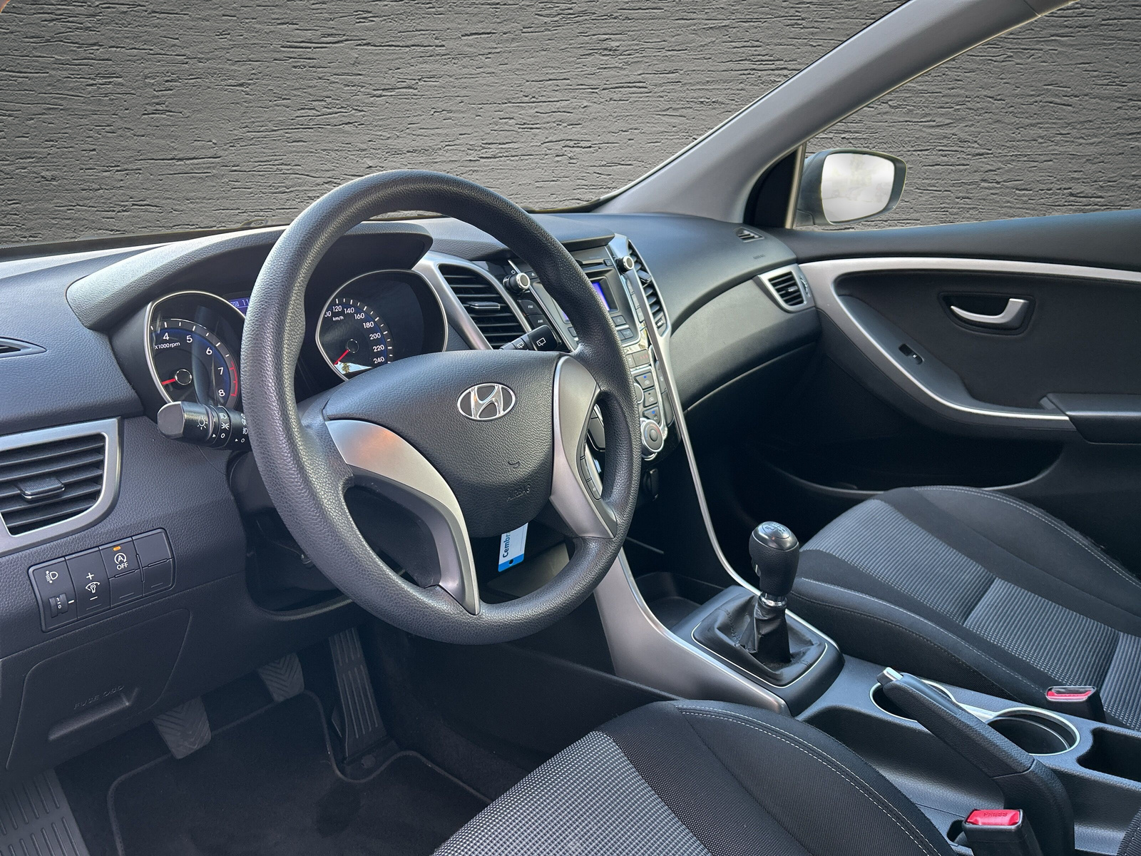 HYUNDAI i30 1.4 Comfort-image-5