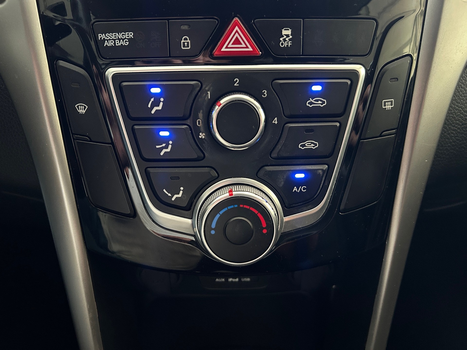HYUNDAI i30 1.4 Comfort-image-14
