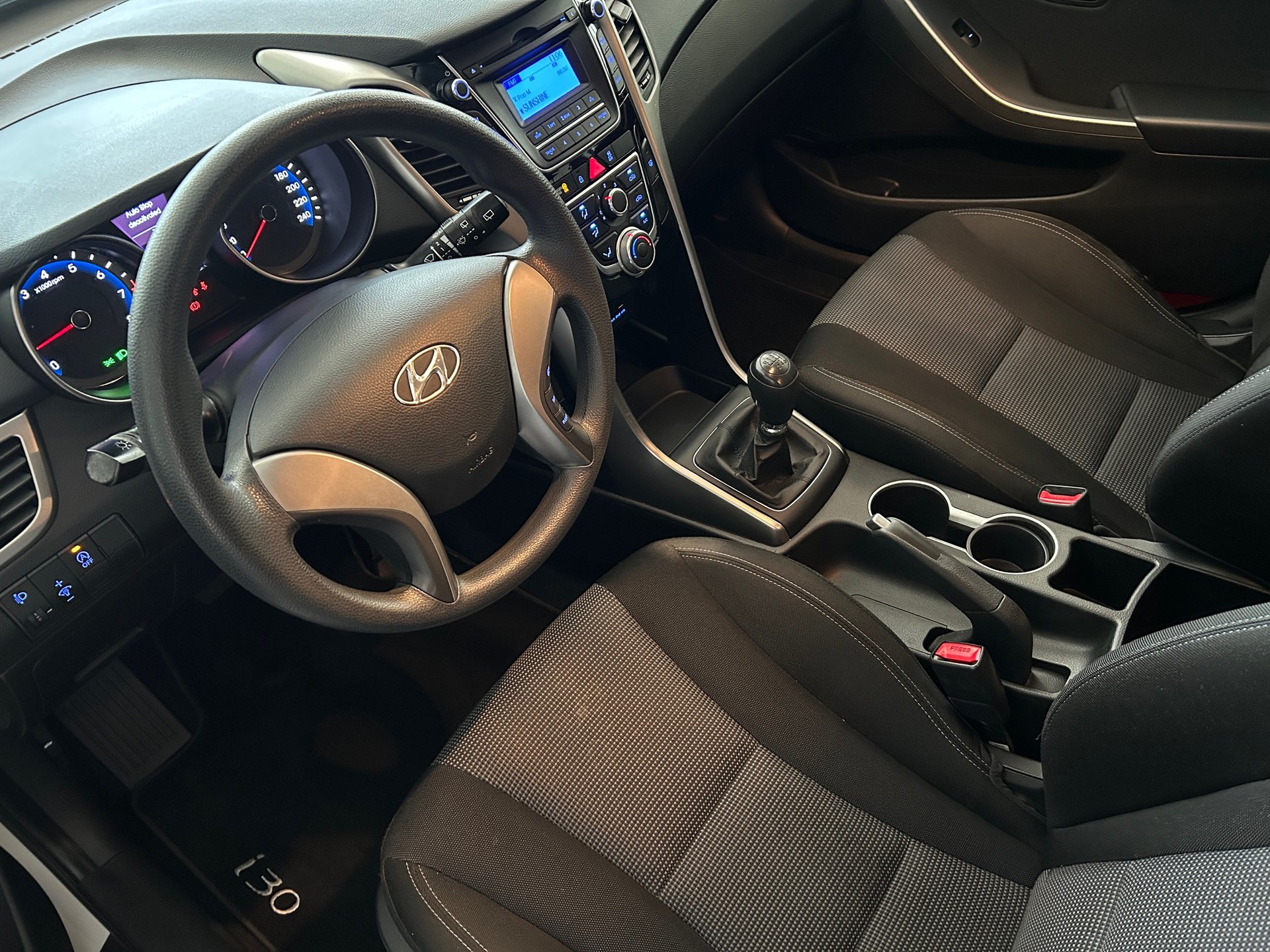 HYUNDAI i30 1.4 Comfort-image-10