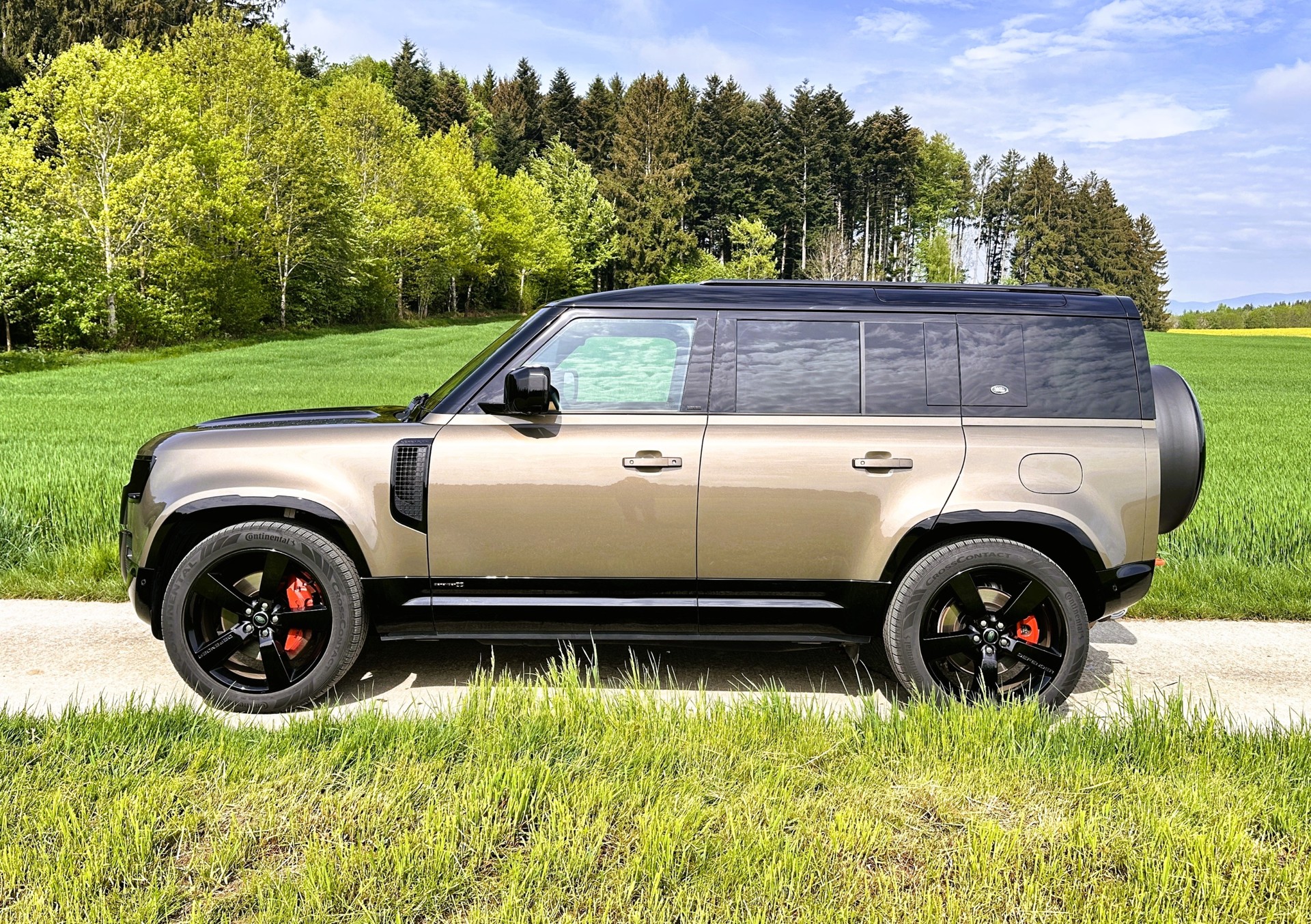 LAND ROVER Defender 110 P400e Si4 PHEV X AT8-image-3