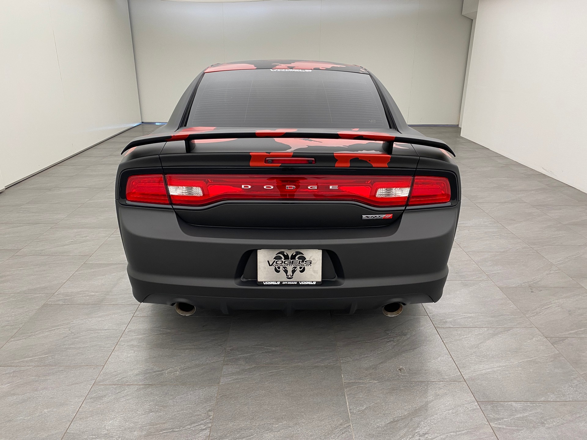 DODGE Charger 6.4 SRT-8-image-4