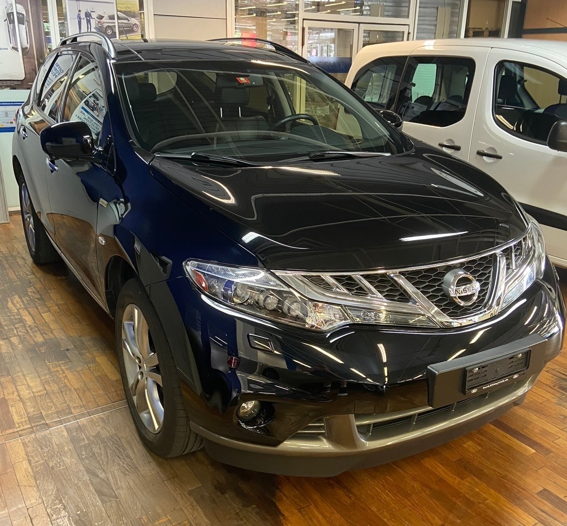 NISSAN 2.5 dCi 4x4 Executive Swiss Ed-image-0
