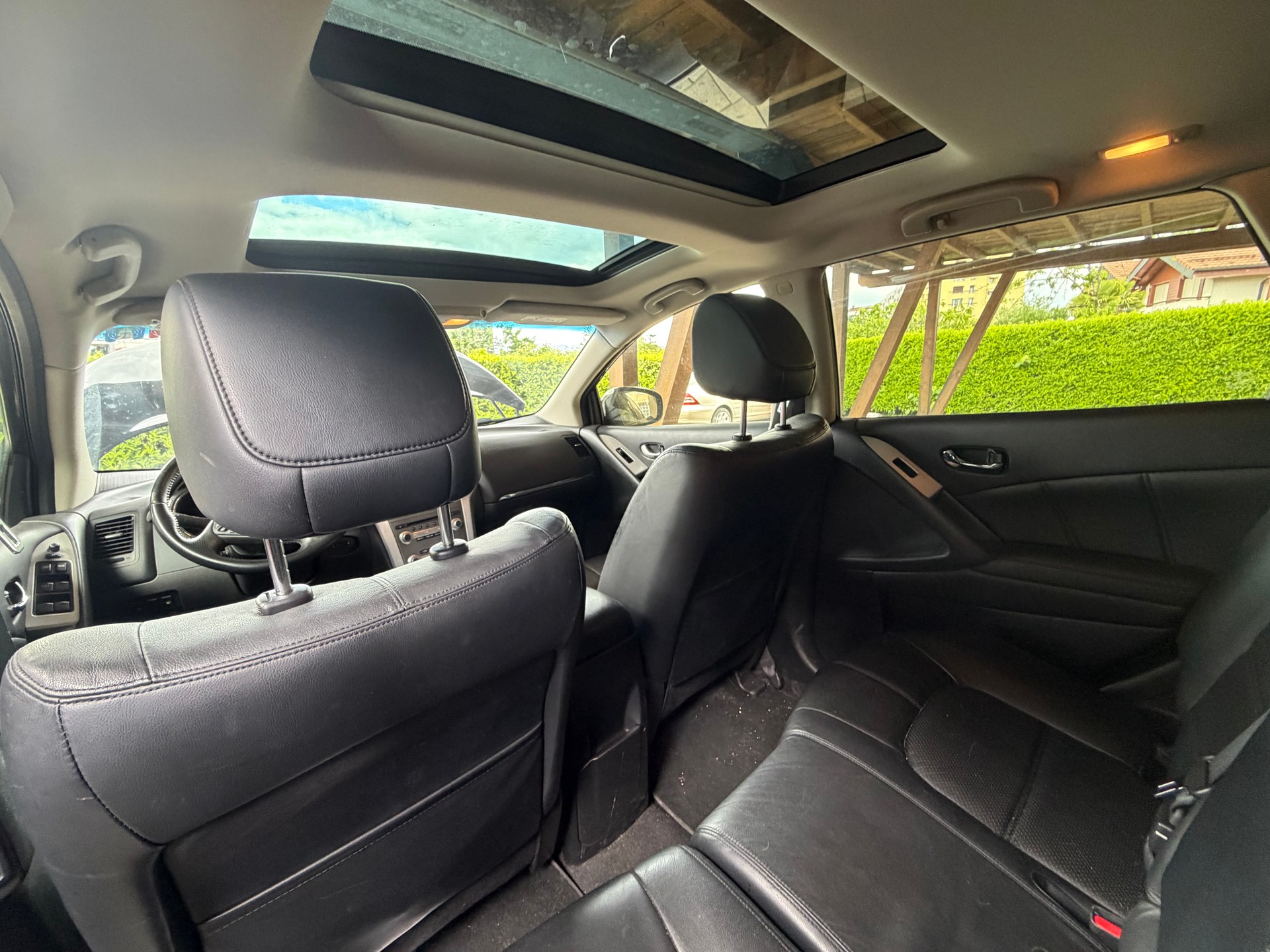 NISSAN 2.5 dCi 4x4 Executive Swiss Ed-image-3