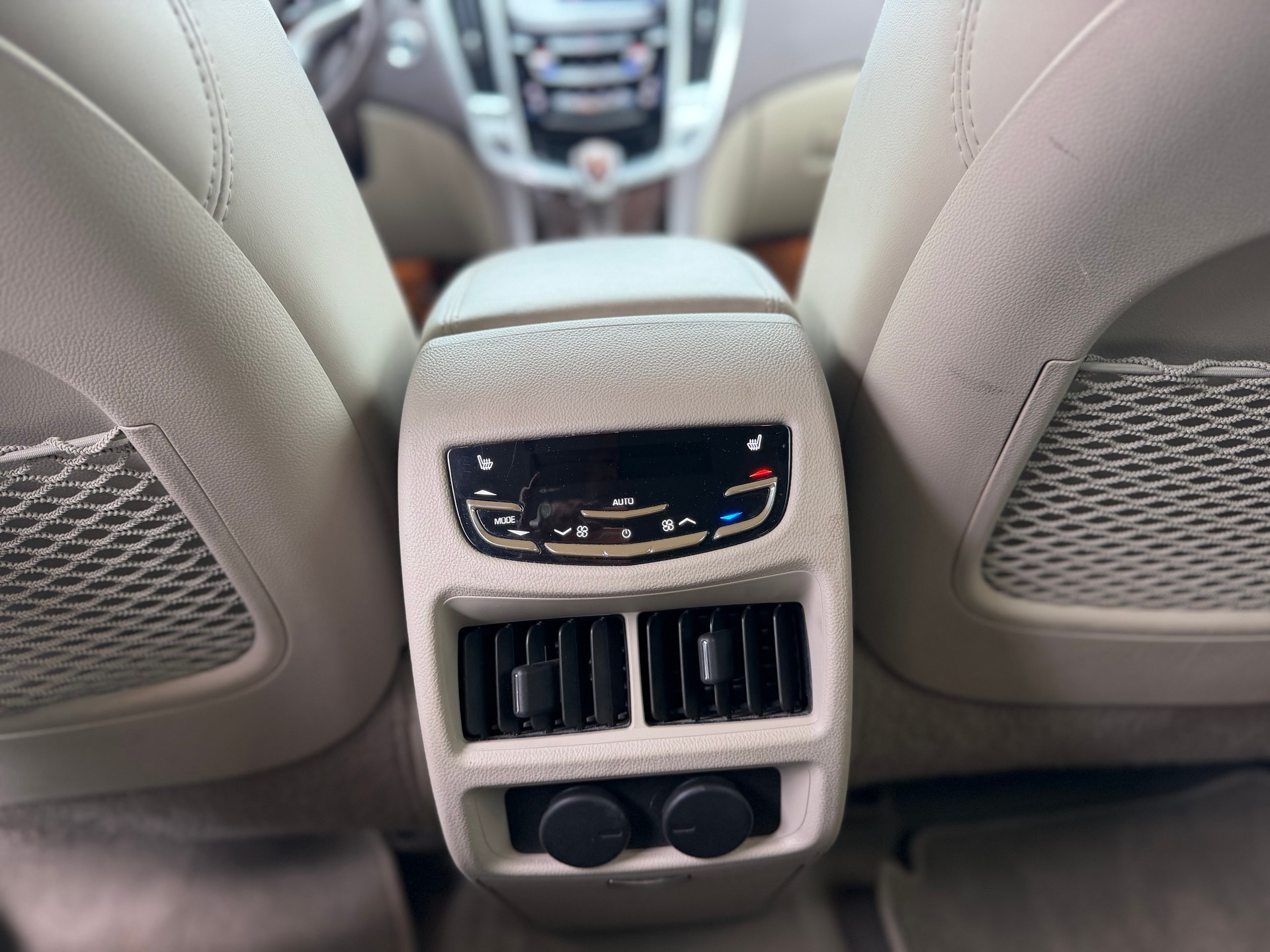 CADILLAC SRX 3.6 V6 Sport Luxury 4WD Automatic-image-13