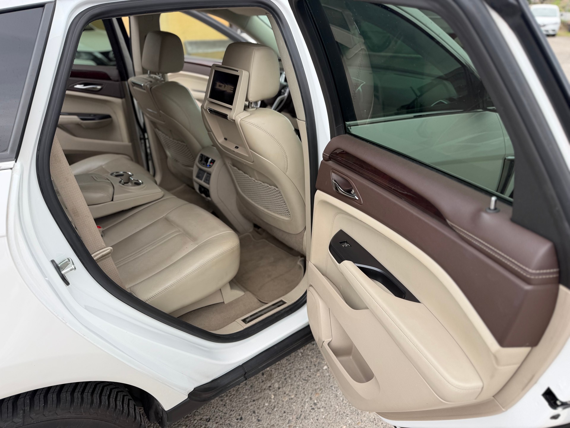 CADILLAC SRX 3.6 V6 Sport Luxury 4WD Automatic-image-7