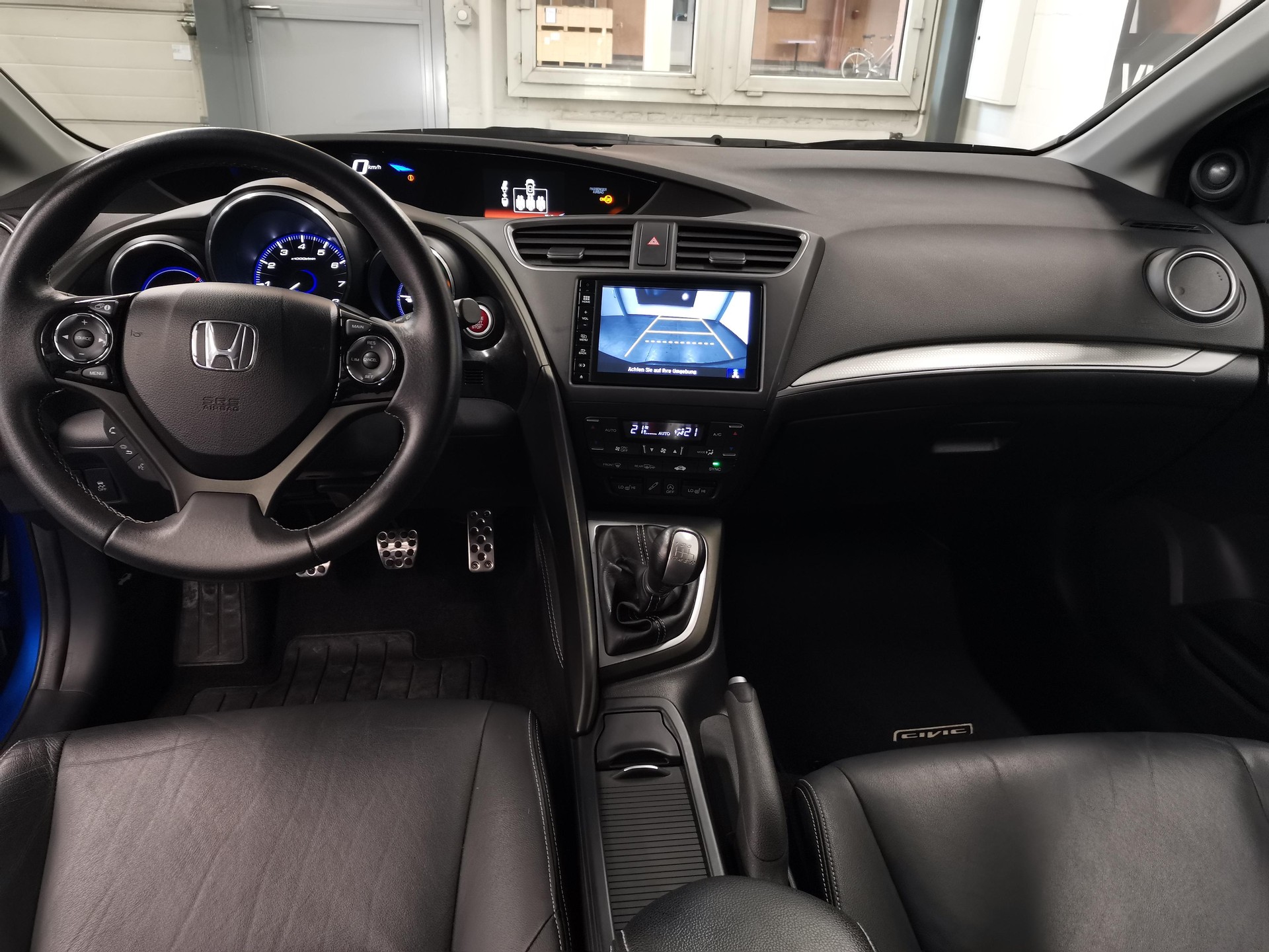 HONDA Civic Tourer 1.8i-VTEC 142 Executive-image-6