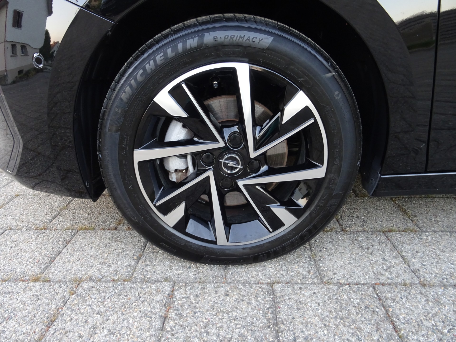 OPEL CORSA GS 1.2 Benzin 145PS-image-6