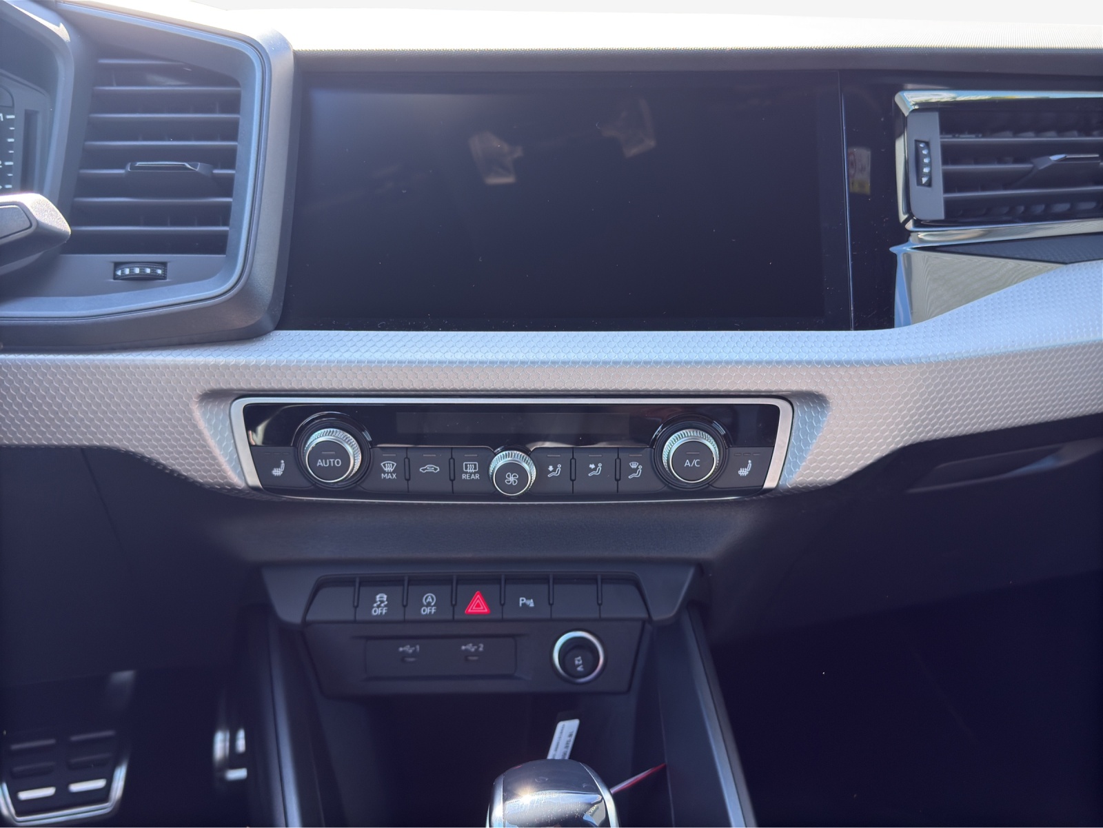 AUDI A1 Sportback 30 TFSI S Line Attraction S-tronic-image-10