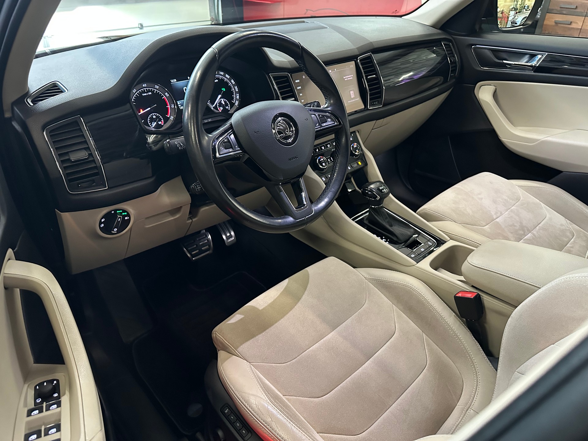 SKODA Kodiaq 2.0 TSI Style DSG 4x4-image-8
