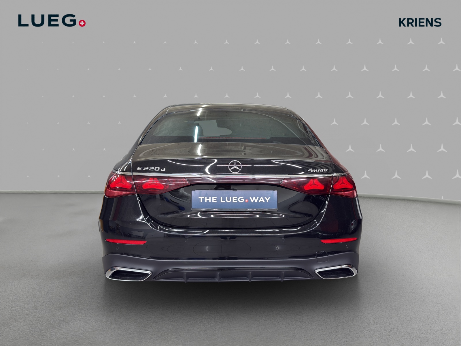 MERCEDES-BENZ E 220 d 4M - AMG / DISTRONIC / 360 Grad Kamera / Panorama-Dach-image-3