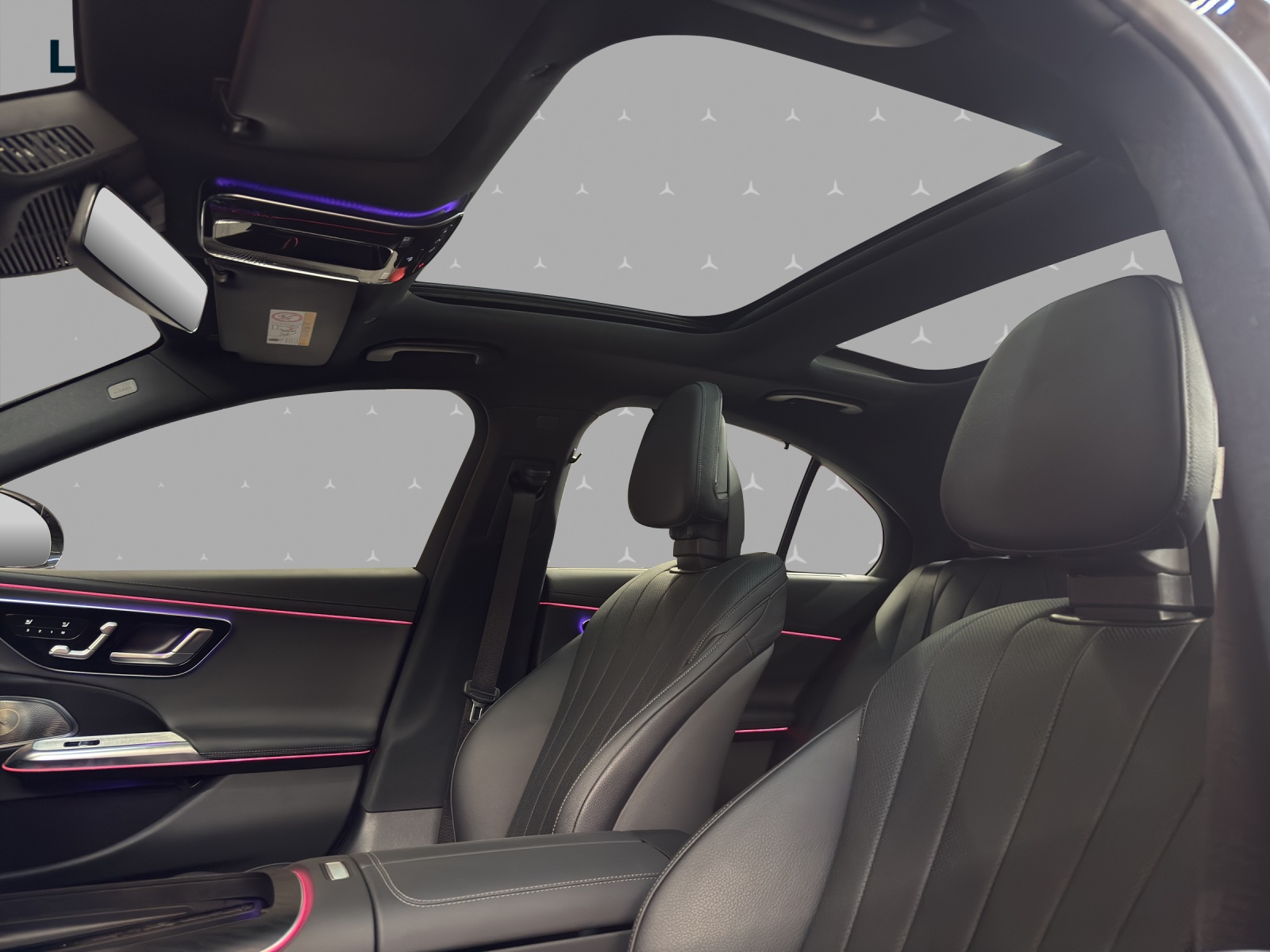 MERCEDES-BENZ E 220 d 4M - AMG / DISTRONIC / 360 Grad Kamera / Panorama-Dach-image-8