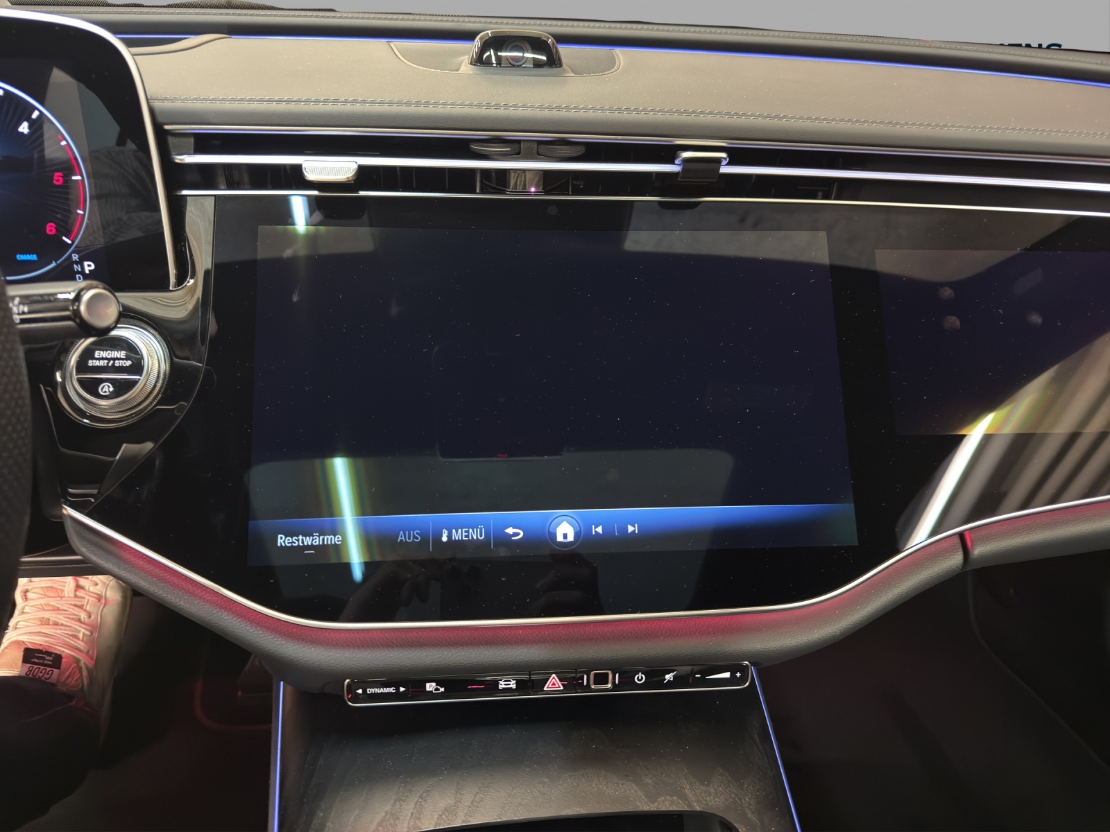 MERCEDES-BENZ E 220 d 4M - AMG / DISTRONIC / 360 Grad Kamera / Panorama-Dach-image-10