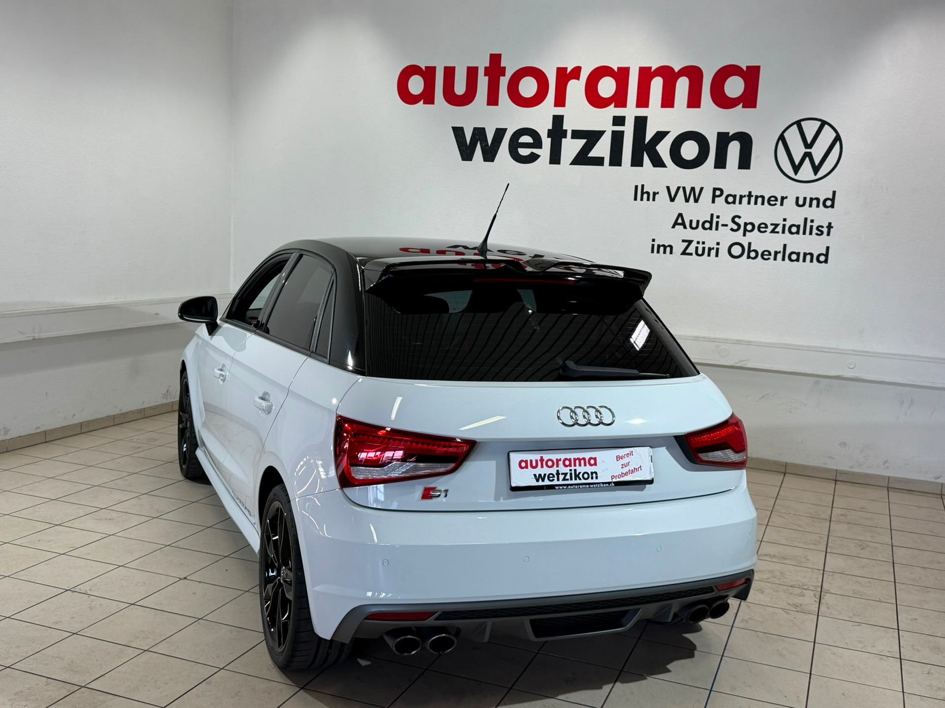AUDI S1 Sportback 2.0 TFSI Sport quattro-showroom-element-3