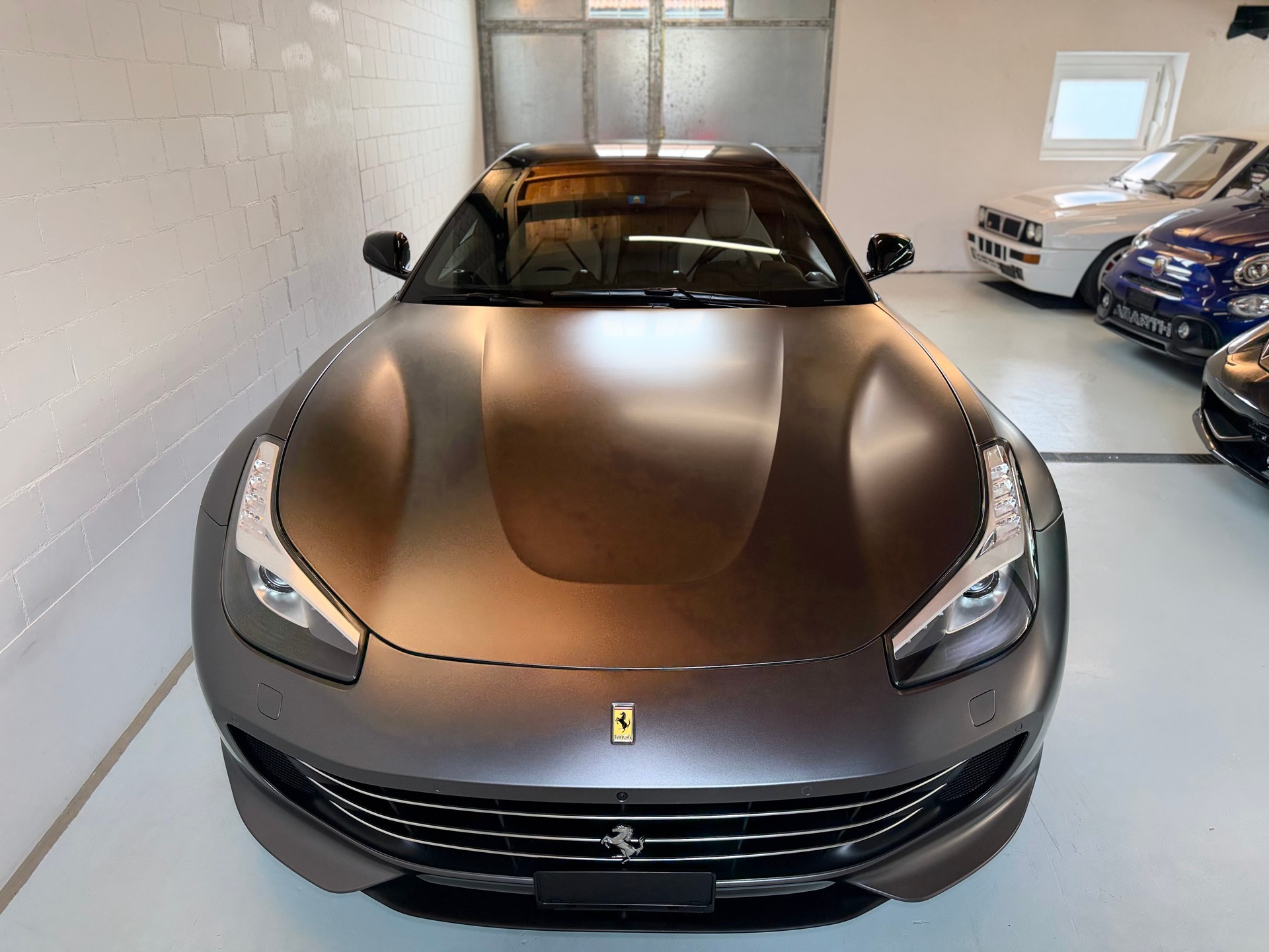 FERRARI GTC 4 Lusso T-showroom-element-2